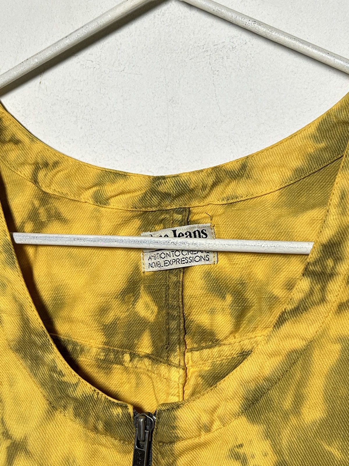 Acne Studios Acne cropped vest in a bold yellow tie-dye Size US S / EU 44-46 / 1 - 4 Thumbnail