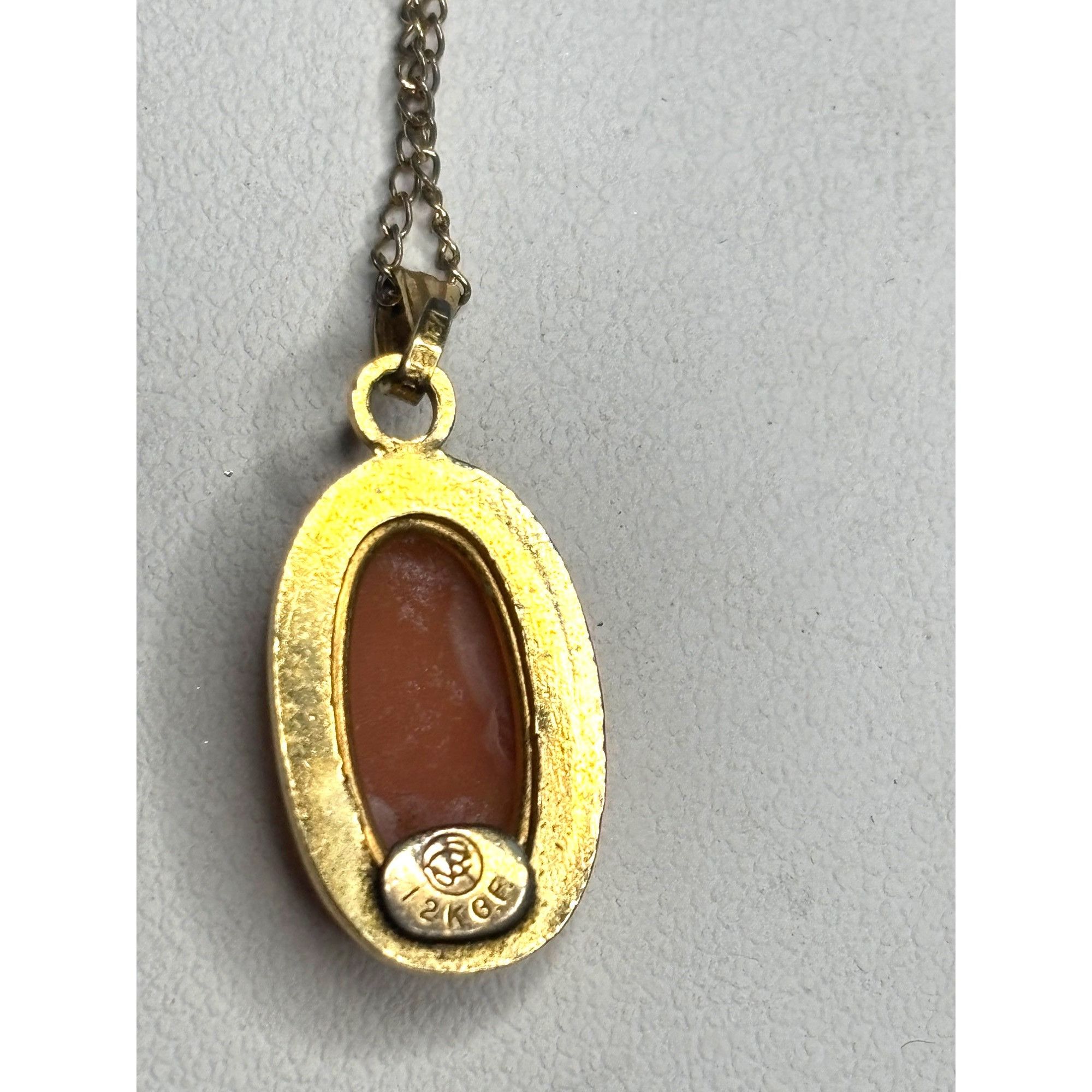 Vintage 12K Gold Cameo Pendant Necklace With Oval Frame & De