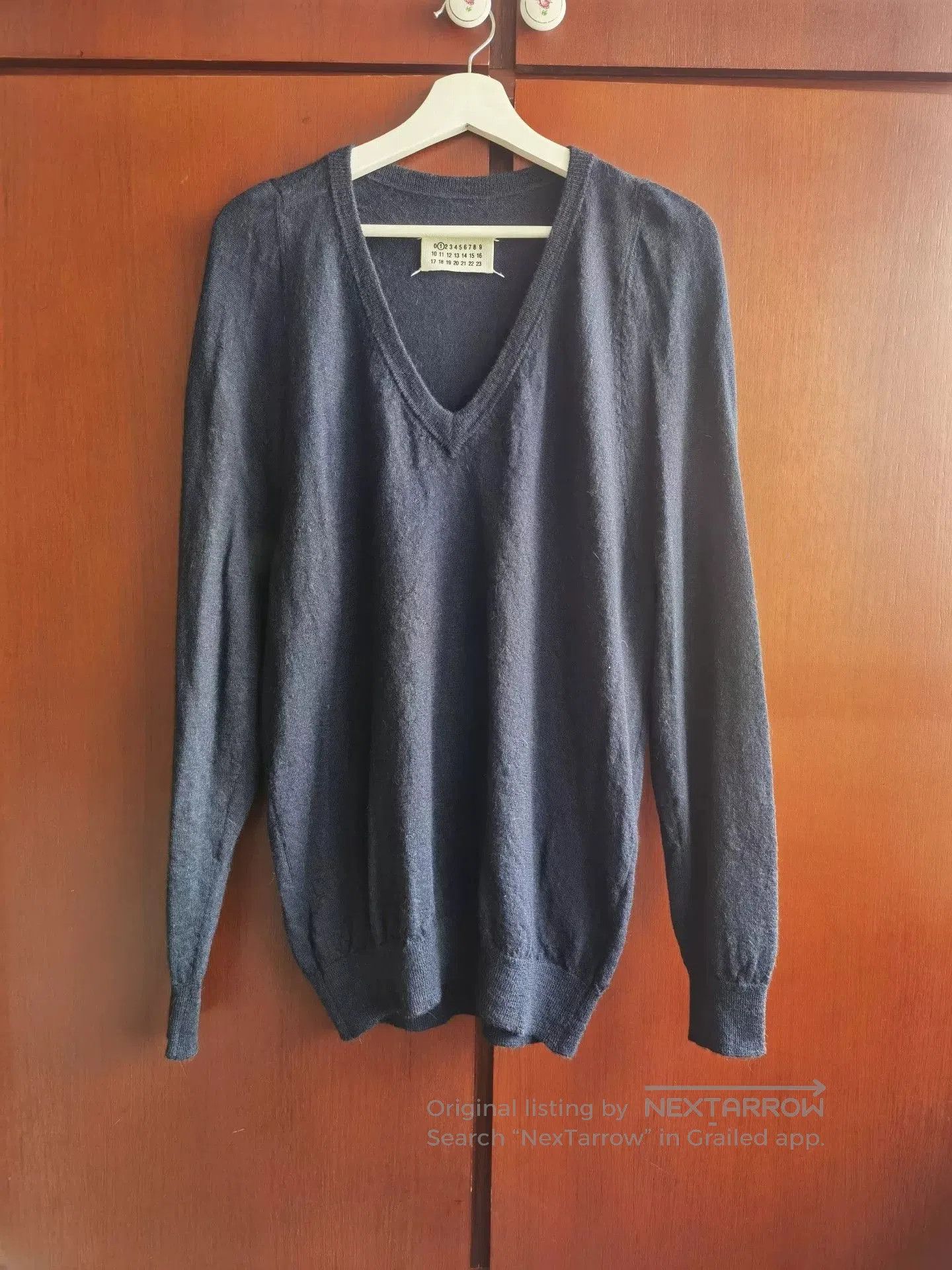 Maison Margiela Maison Margiela Wool Sweater with V-neck. Size M / US 6-8 / IT 42-44 - 2 Thumbnail