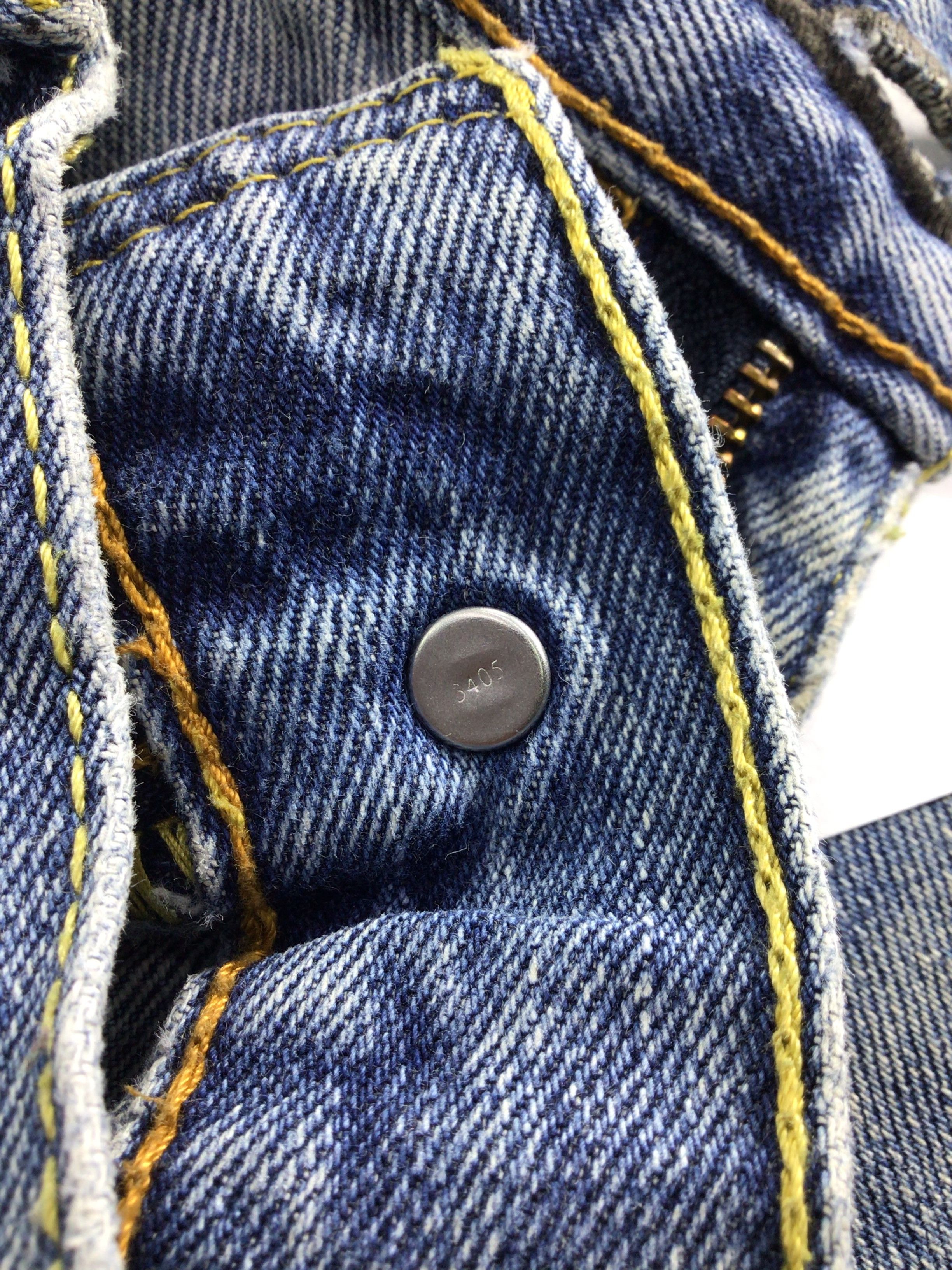 Levi's Vintage Levis 550 Jeans Dirty Faded Blue -J569 Size US 35 - 8 Thumbnail