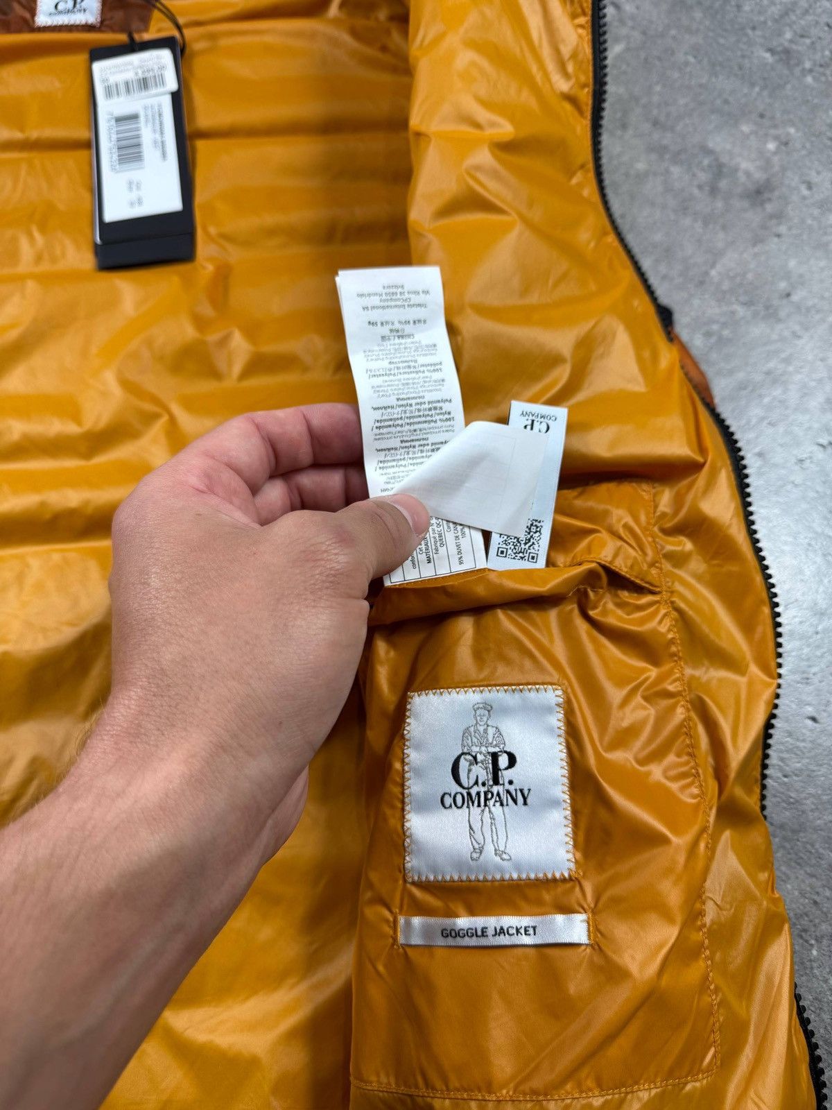 C.P. Company C.P. Company DD Shell Goggle Down Vest Desert Sun Size US M / EU 48-50 / 2 - 4 Thumbnail