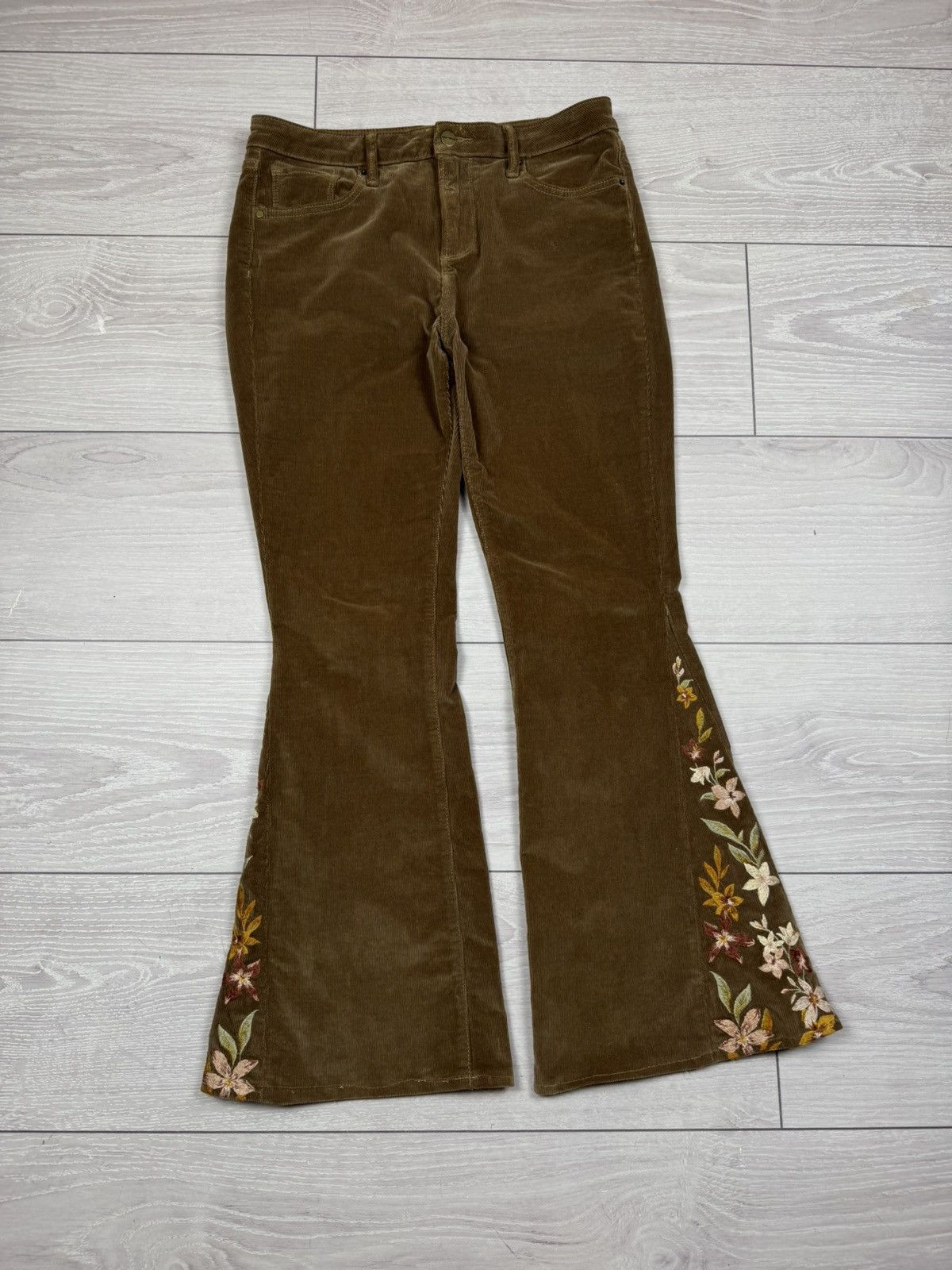 Other Driftwood Velvet Floral Embroidered Corduroy Flare Jeans Size 32" / US 10 / IT 46 - 1 Thumbnail