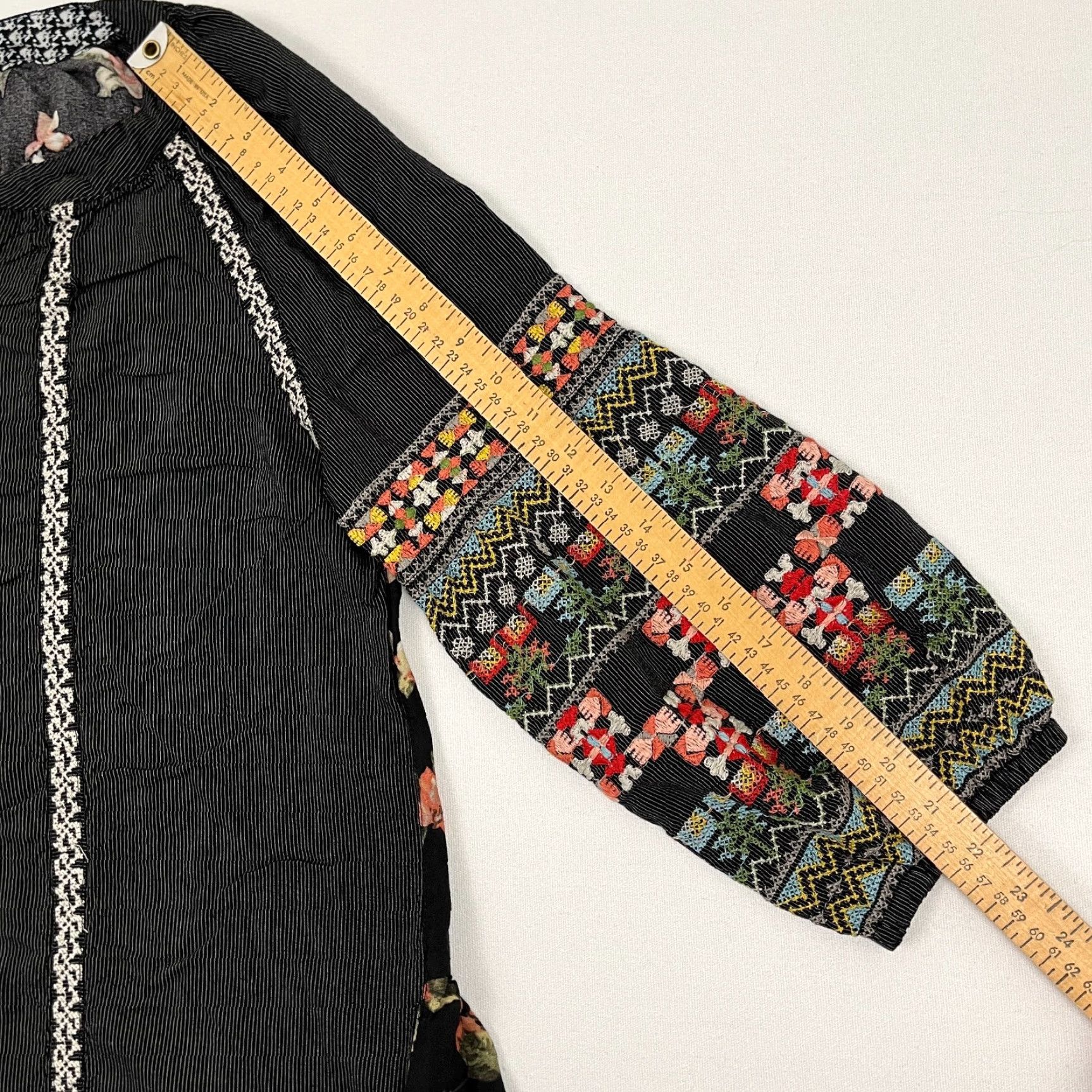 Vintage John Mark Blouse Womens Medium Floral Embroidered Tassels Grunge Boho Dark Moody Shirt Tee Tunic Size M / US 6-8 / IT 42-44 - 4 Thumbnail