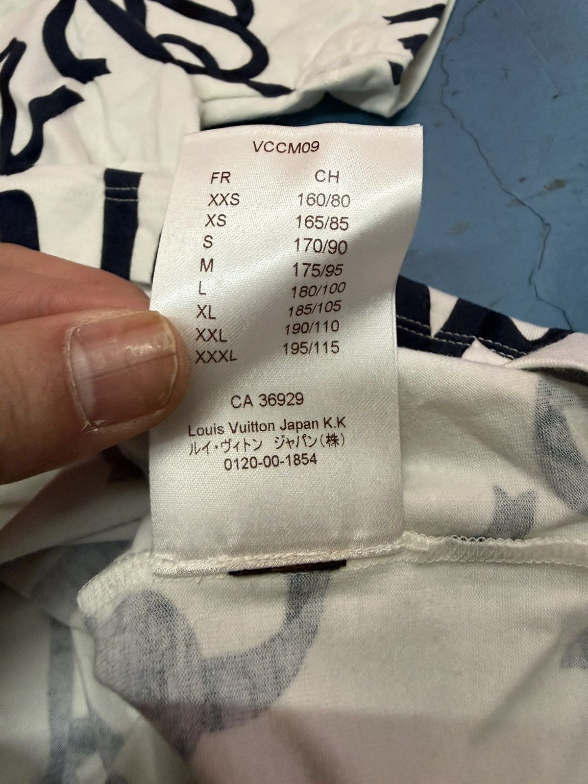 Louis Vuitton LOUIS VUITTON VOGUE WHITE TEE Size US XXL / EU 58 / 5 - 7 Thumbnail