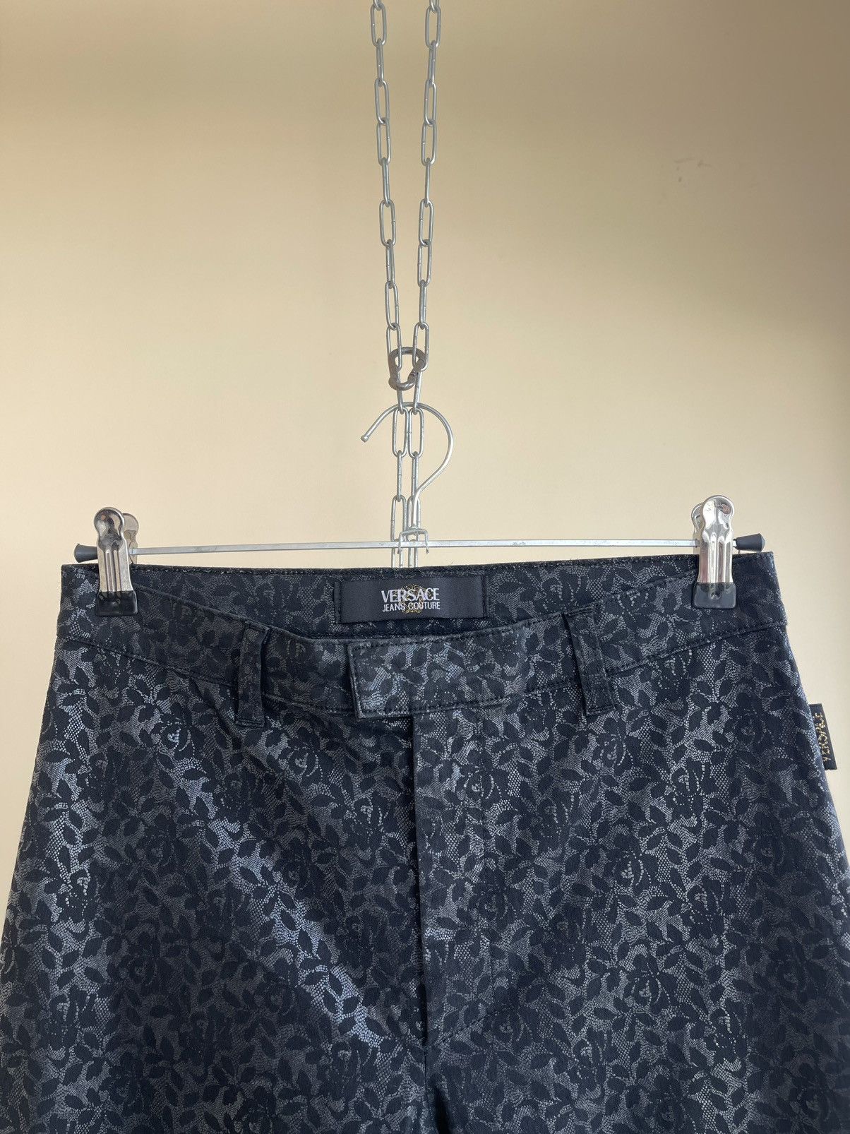 Versace Jeans Couture Versace Jeans Couture Floral Print Capri Pants Vintage 2000s Size 28" / US 6 / IT 42 - 3 Thumbnail