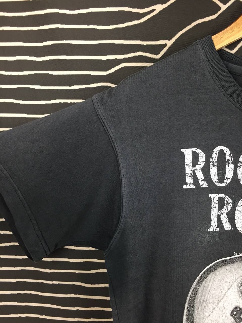Japanese Brand Linea Valoni Japan Rock & Roll Bass Guitar Graphic Tee Size US L / EU 52-54 / 3 - 7 Thumbnail
