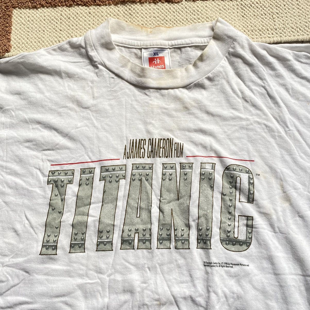 Vintage VINTAGE TITANIC MOVIE JAMES CAMERON 1998 T SHIRT Size US XL / EU 56 / 4 - 2 Thumbnail