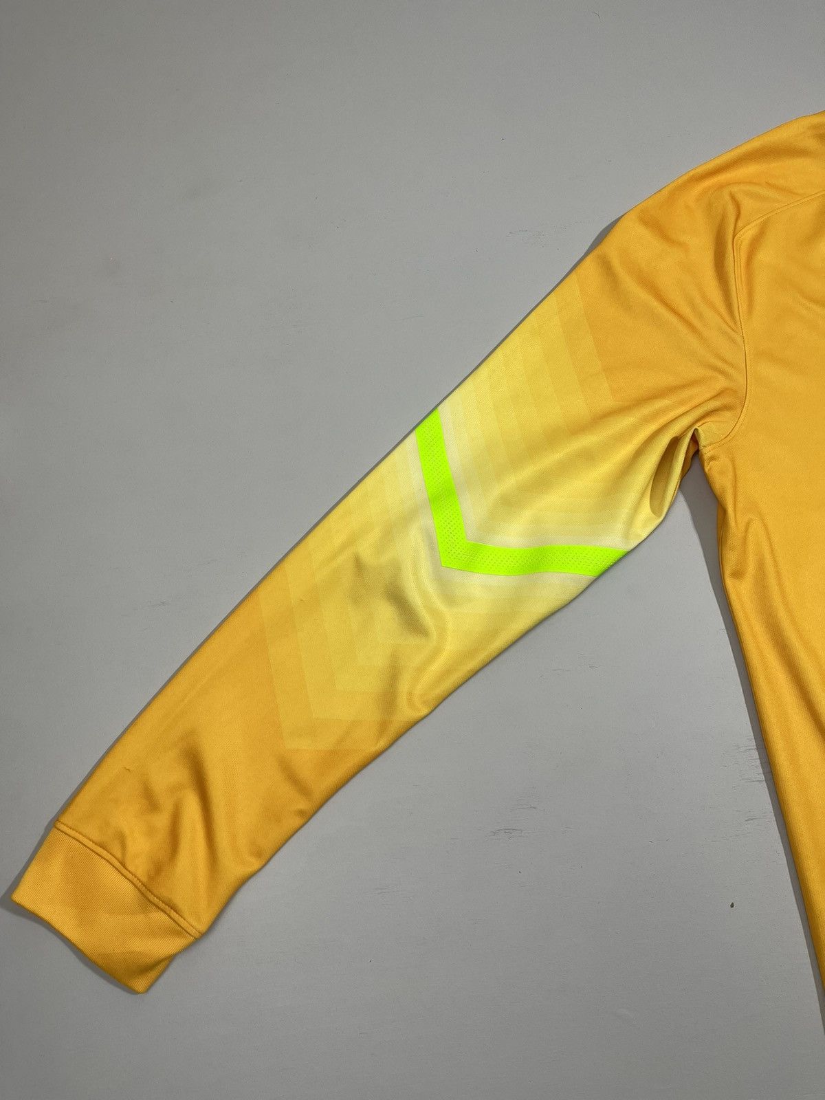 Nike Nike England Team Goalkeeper Soccer Jersey 2014 Blokecore Size US L / EU 52-54 / 3 - 13 Thumbnail