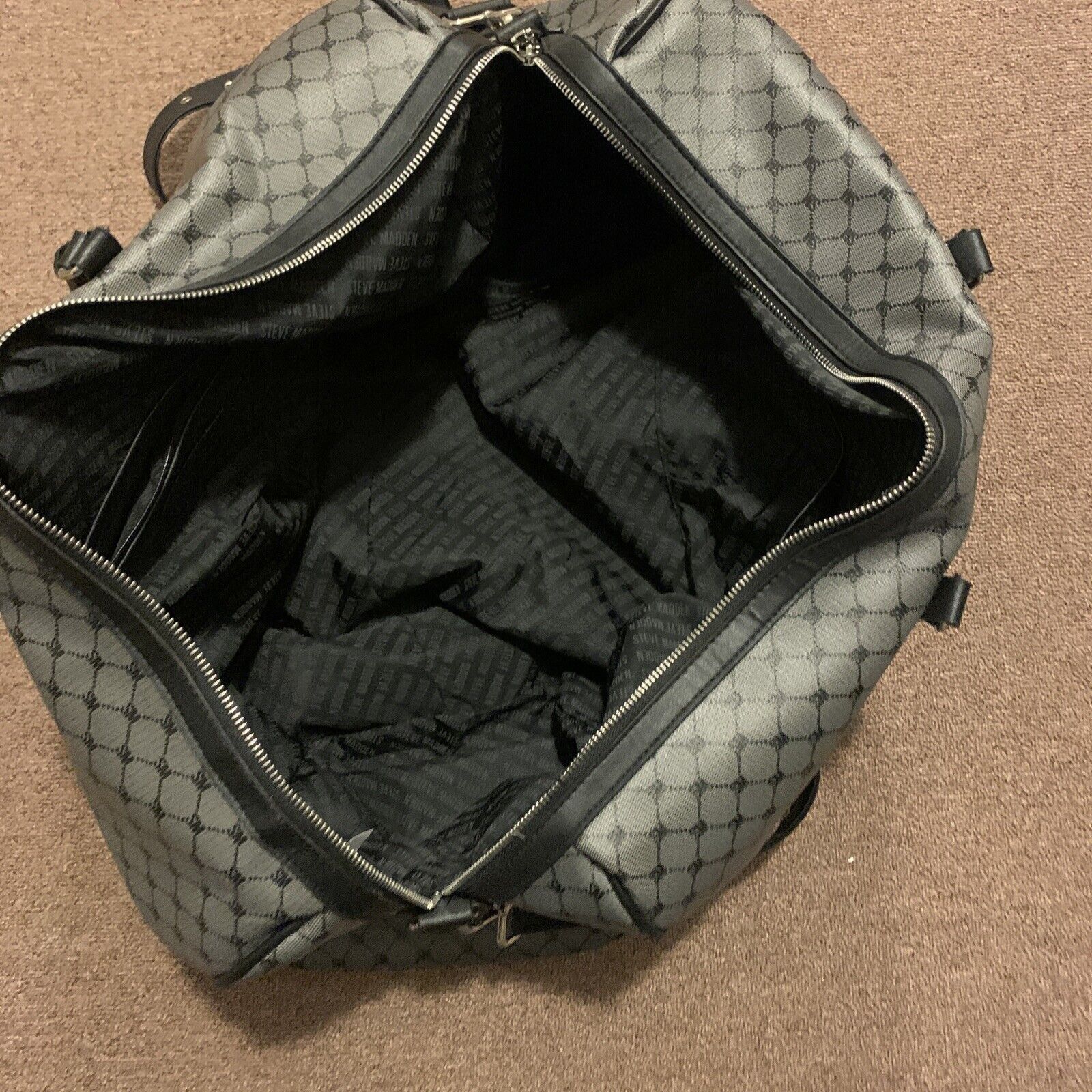 Steve Madden STEVE MADDEN CARRY DUFFLE BAG BLACK DESIGNER LOGO GYM TOTE Size ONE SIZE - 7 Thumbnail