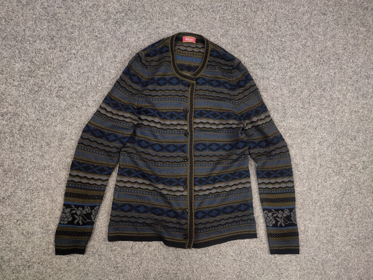 Vintage Oleana Ytre Arna Norway Dark Wool Art Button Knit Cardigan Size S / US 4 / IT 40 - 9 Thumbnail