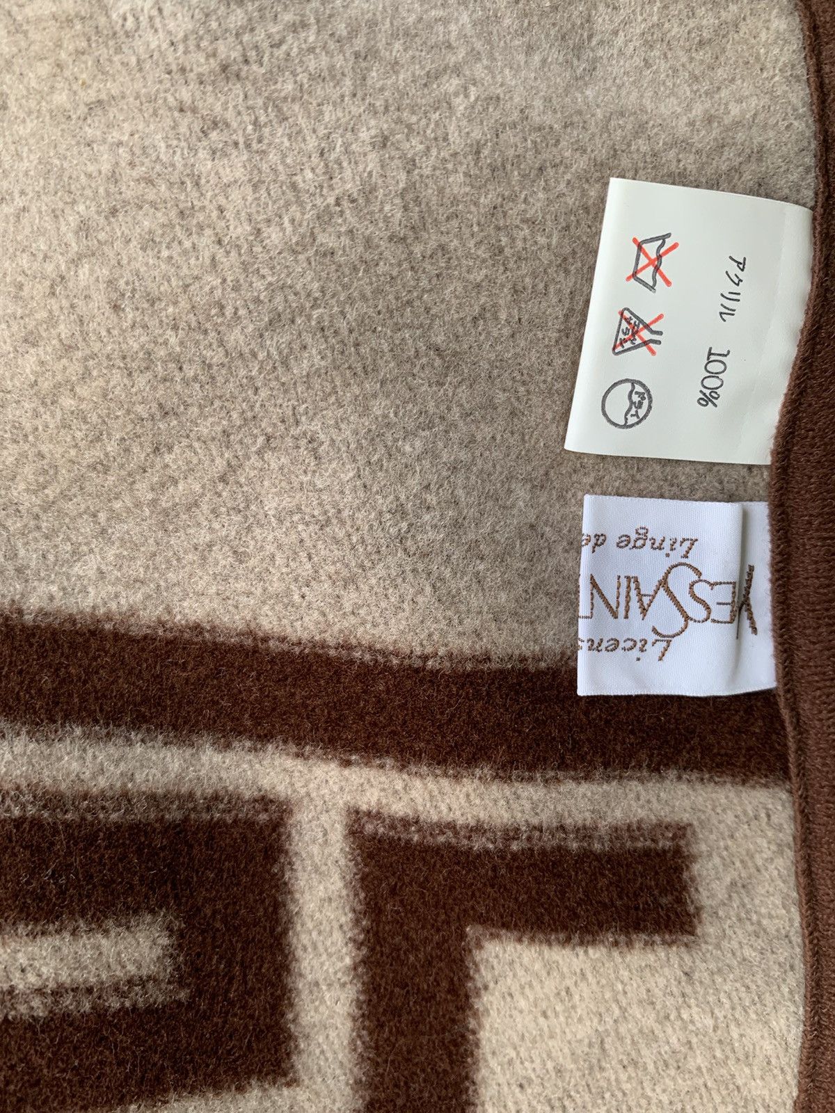 Yves Saint Laurent Authentic yves saint laurent blanket carpet Size ONE SIZE - 5 Thumbnail