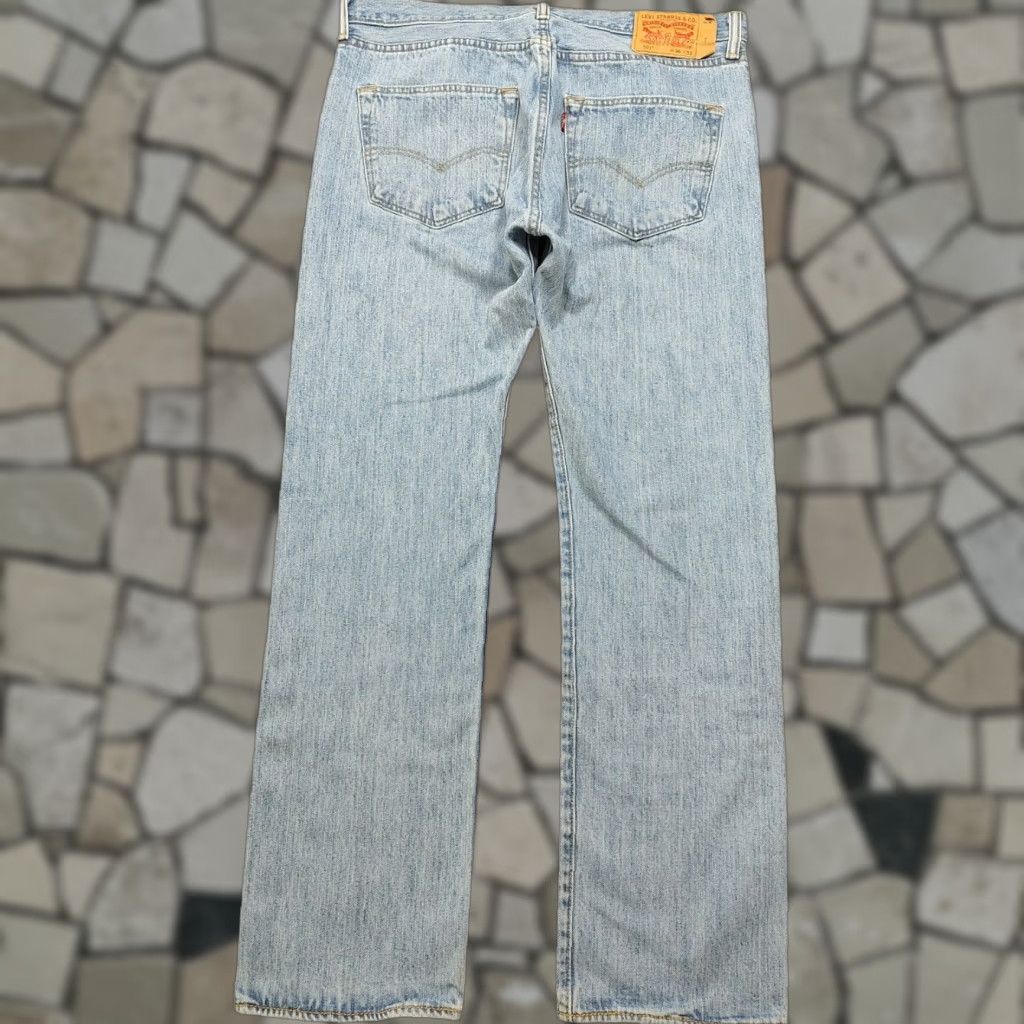 Levi's VINTAGE Levis Jeans Mens 36x31 501 Button Fly Straight Denim Cowboy Western Blue 5-Pocket Logo Embroidered Mens Regular Size 36 Blue Jeans Size US 36 / EU 52 - 1 Thumbnail