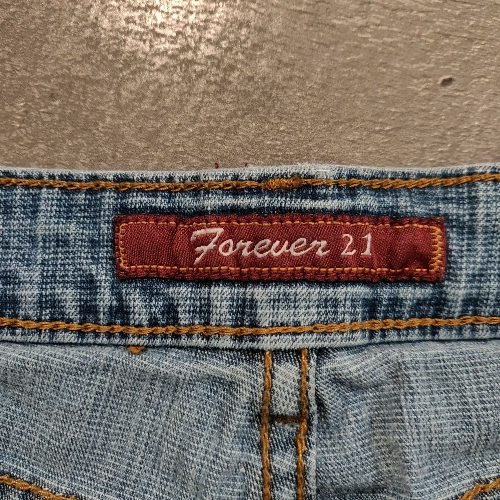Forever 21 Forever 21 Shorts Denim Blue Boyfriend Low Rise Zip Cuffed 7 Women Size 7 Casual Summer Womens Size 26" / US 2 / IT 38 - 3 Thumbnail
