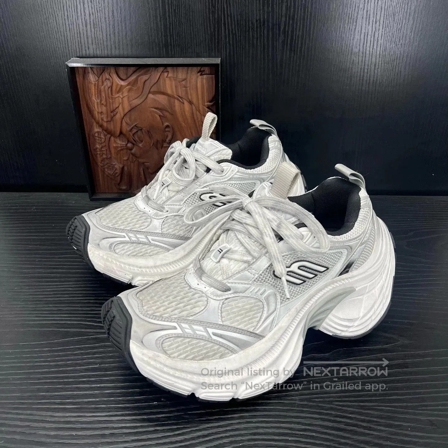Gray Low-Top Sneakers Size 6.