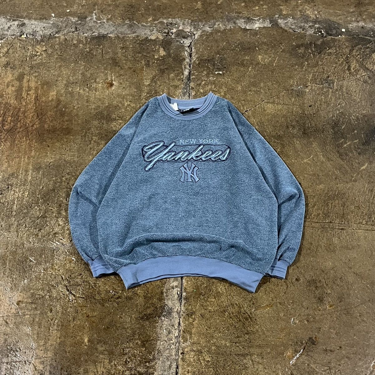 MLB × New York Yankees × Vintage Crazy Vintage 90s New York Yankees MLB Lee Sports Crewneck Size US L / EU 52-54 / 3 - 1 Thumbnail