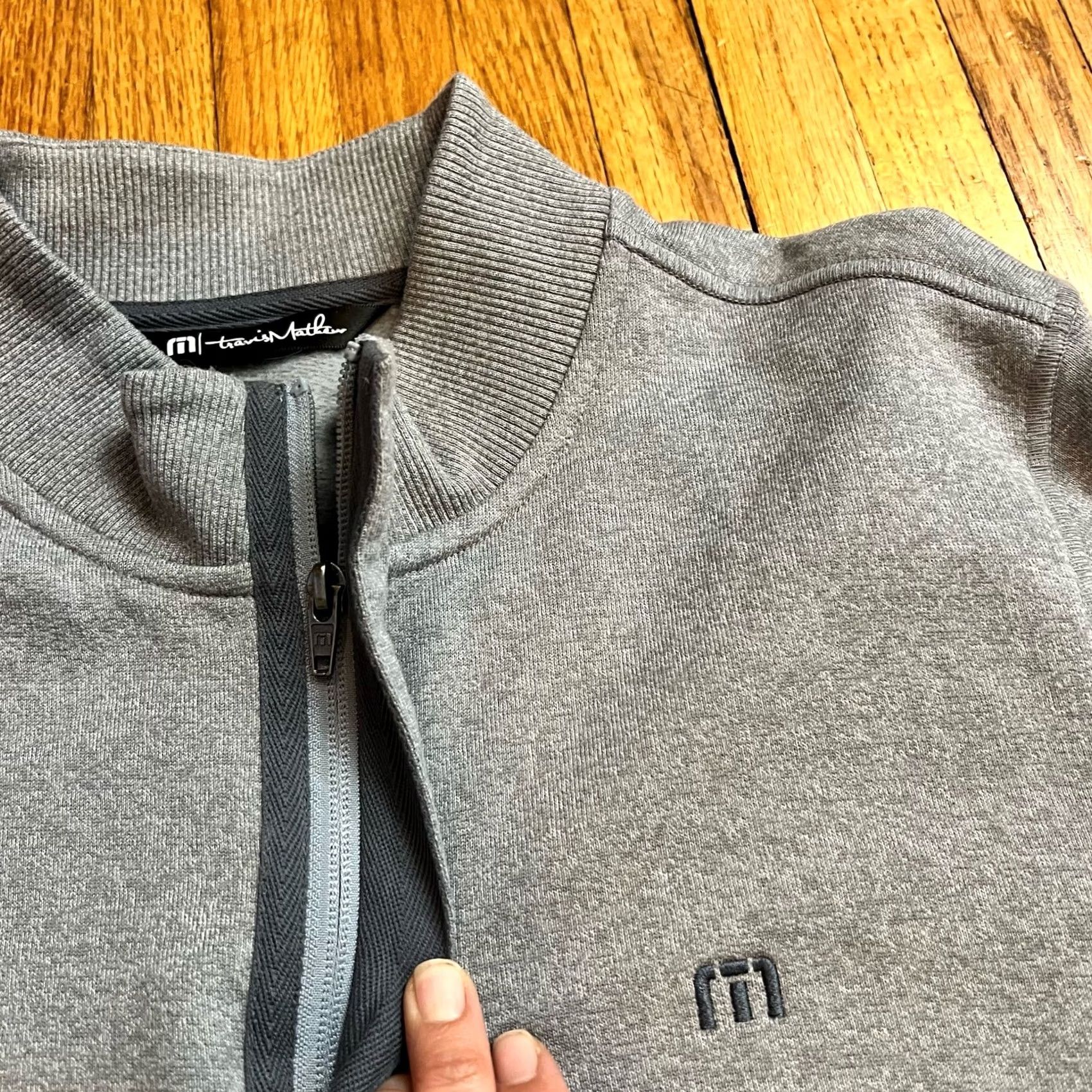 TravisMathew Travis Mathew Sweatshirt Mens Medium Gray Quarter Zip Golf Pullover Sweater Size US M / EU 48-50 / 2 - 2 Thumbnail