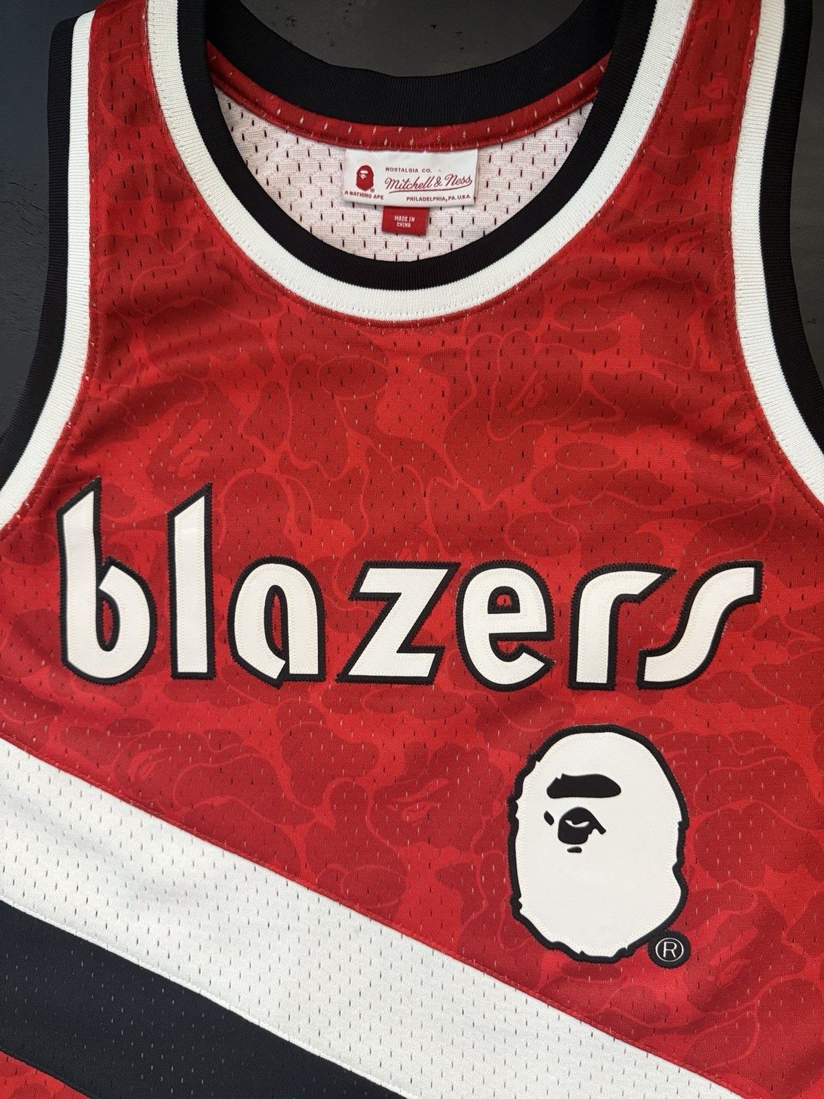 Bape Mitchell & Ness X Portland Trailblazers Jersey Size Medium Size US M / EU 48-50 / 2 - 3 Thumbnail