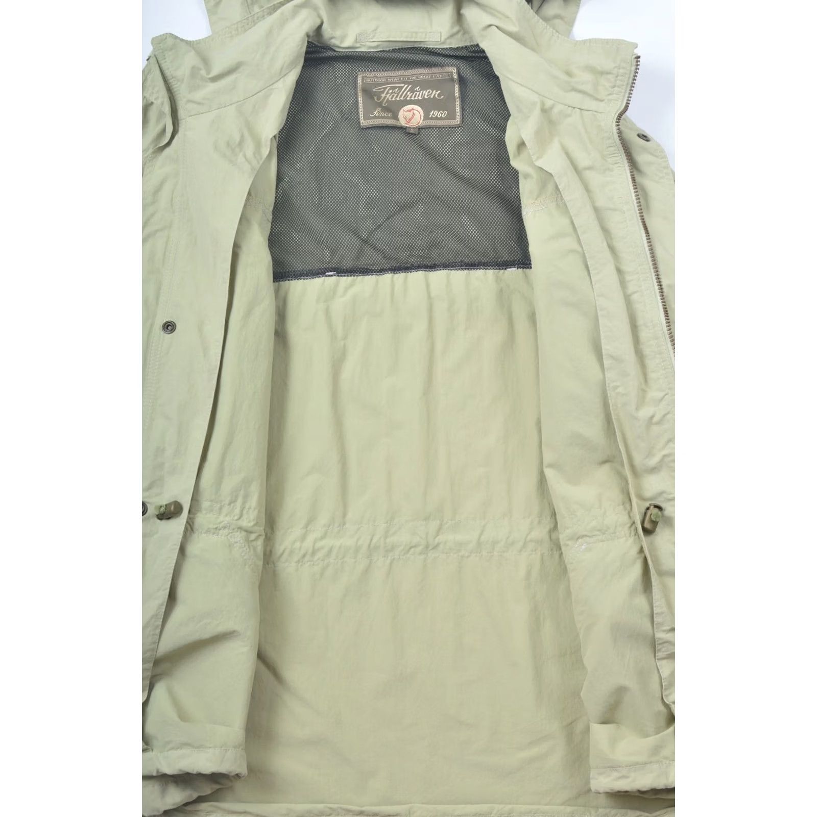 Vintage Fjällräven Jacket Vintage Green Size S Mens Outdoor Wear Windbreaker Front Pocket Clothing Size US S / EU 44-46 / 1 - 3 Thumbnail