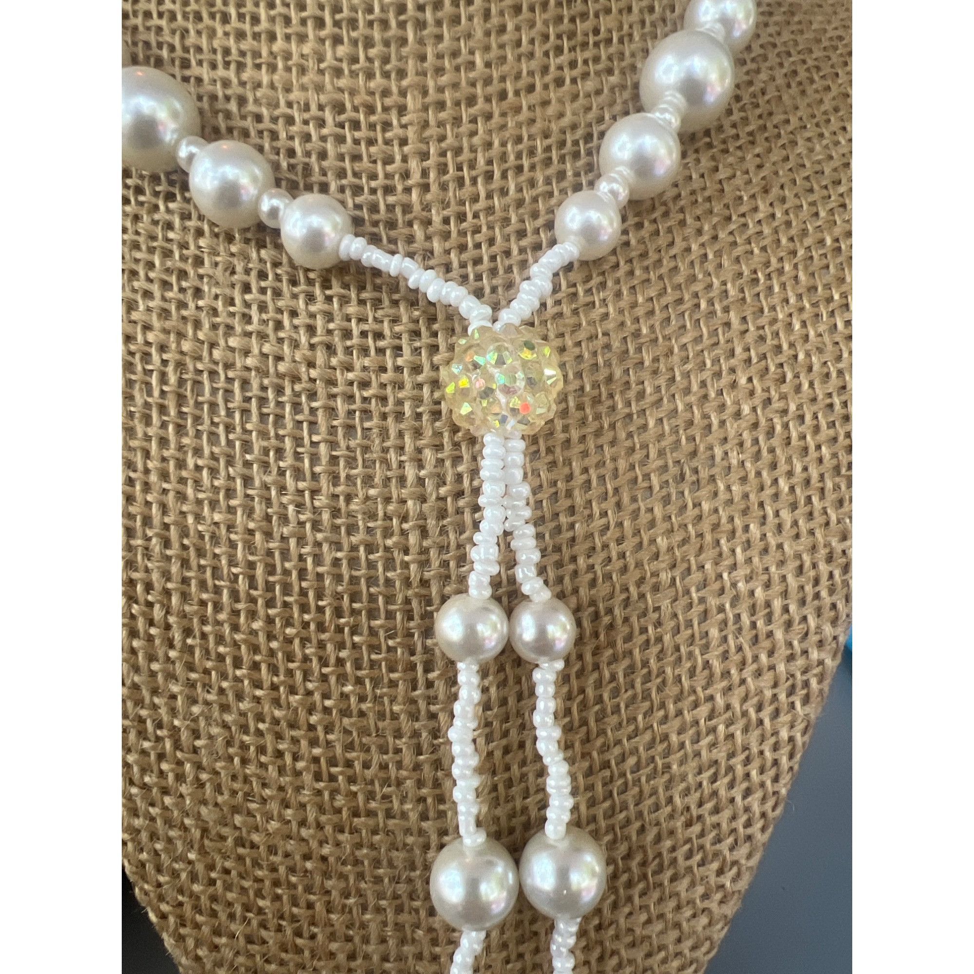Handmade Handmade White Faux Pearl Glass Bead Lariat Necklace Tassel Size ONE SIZE - 2 Thumbnail
