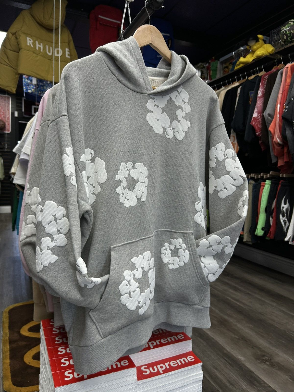 DENIM TEARS Denim Tears Cotton Wreath hoodie Grey Size US L / EU 52-54 / 3 - 3 Thumbnail