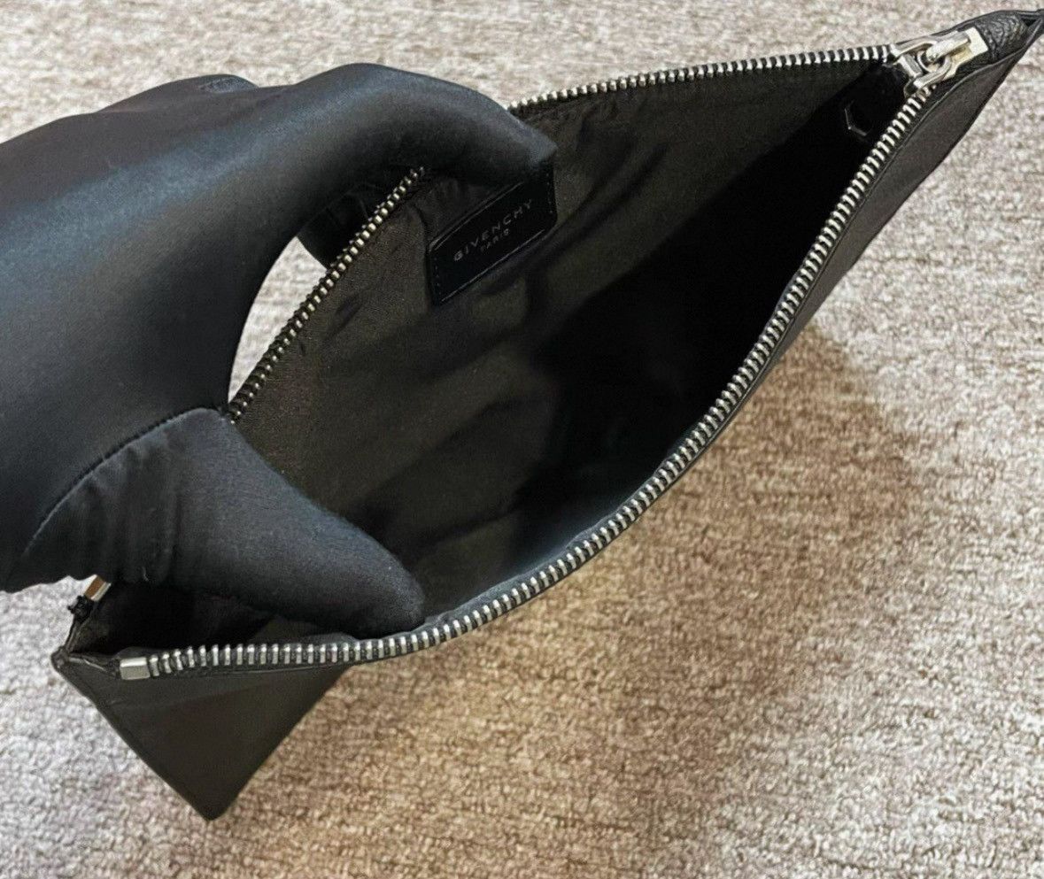 Givenchy Givenchy Dog Head Envelope Bag Size ONE SIZE - 4 Thumbnail