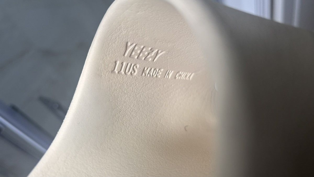 Yeezy Yeezy Slides Size US 11 / EU 44 - 4 Thumbnail
