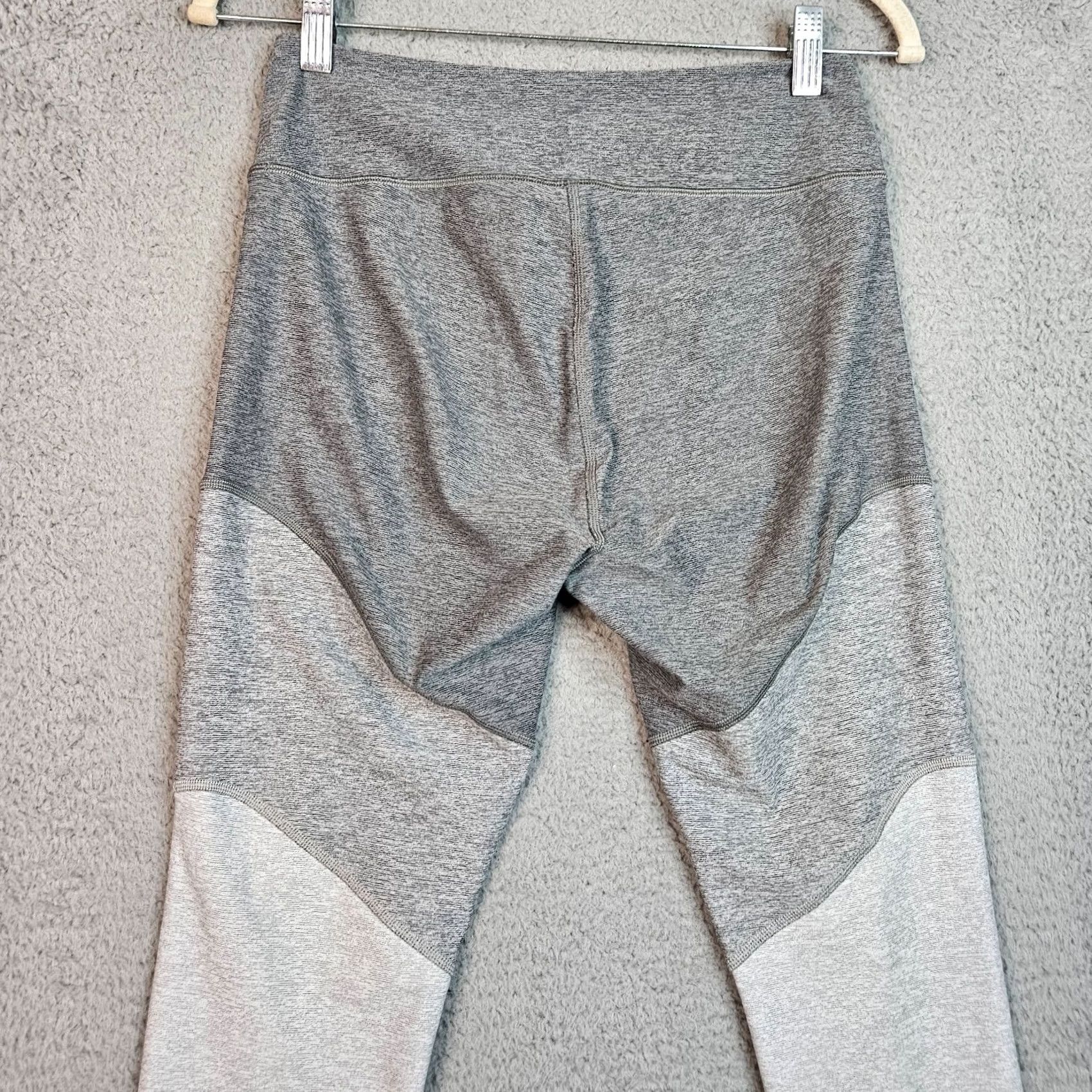 Outdoor Voices - Keeps the core selling point: Outdoor Voices Womens black gray stripes 7/8 leggings Size M Size 32" / US 10 / IT 46 - 7 Thumbnail