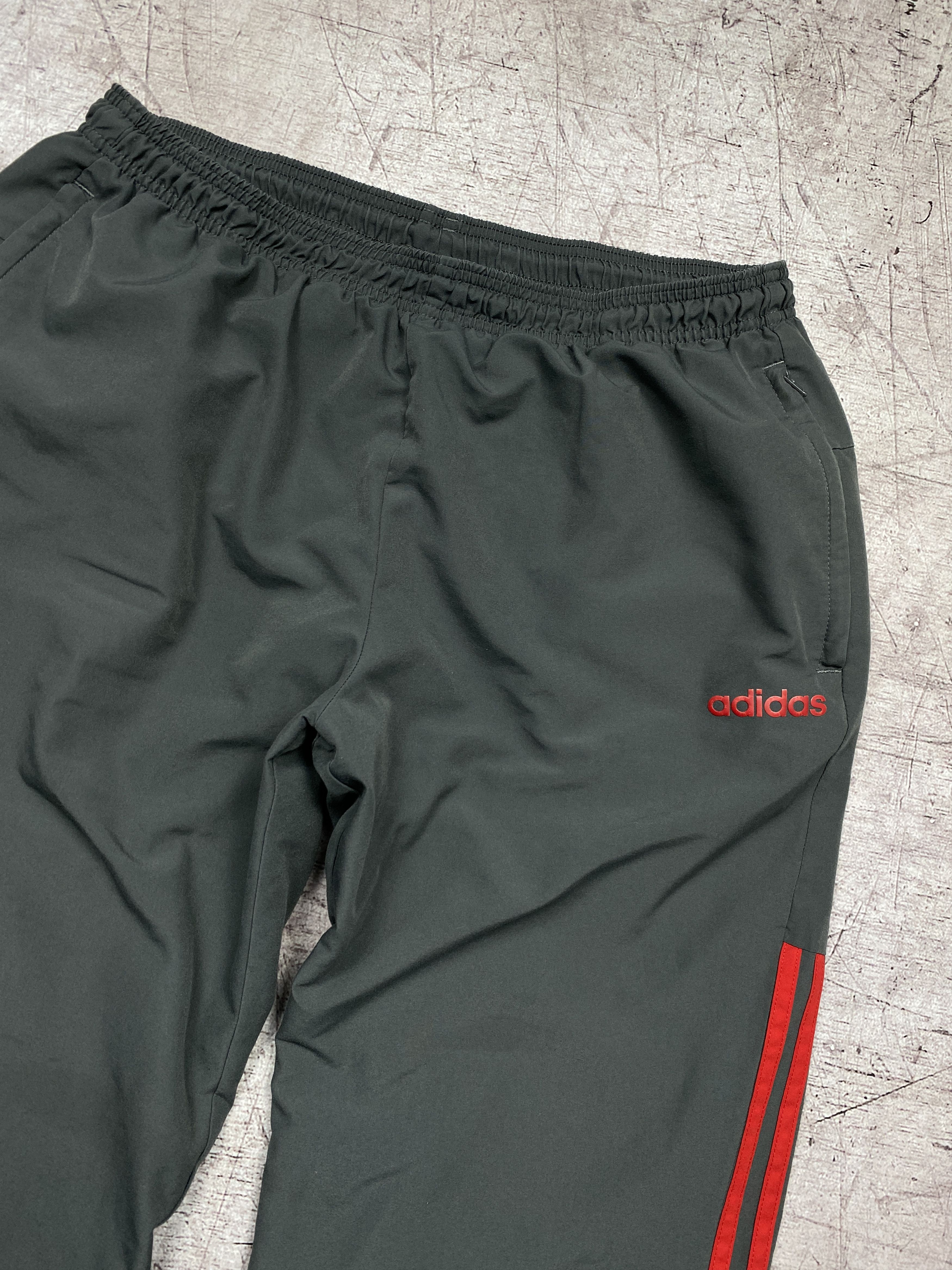 Adidas × Vintage Adidas Vintage nylon baggy parachute pants Size US 36 / EU 52 - 2 Thumbnail