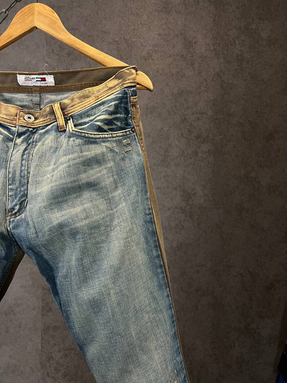 Tommy Hilfiger Tommy Hilfiger vintage designer distressed jeans Size US 31 - 2 Thumbnail