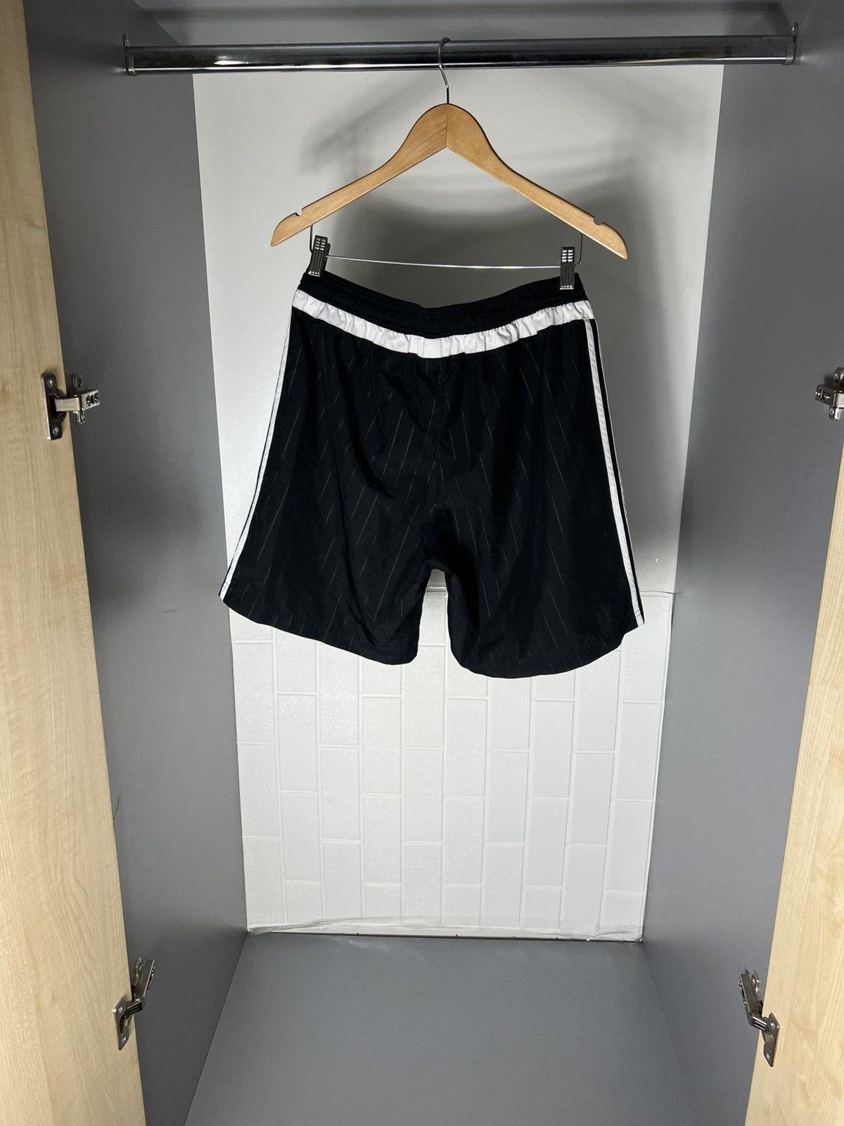 Adidas VINTAGE ADIDAS NORTHERN IRELAND IRISH SOCCER SHORTS Y2K 90s Size US L / EU 52-54 / 3 - 12 Thumbnail