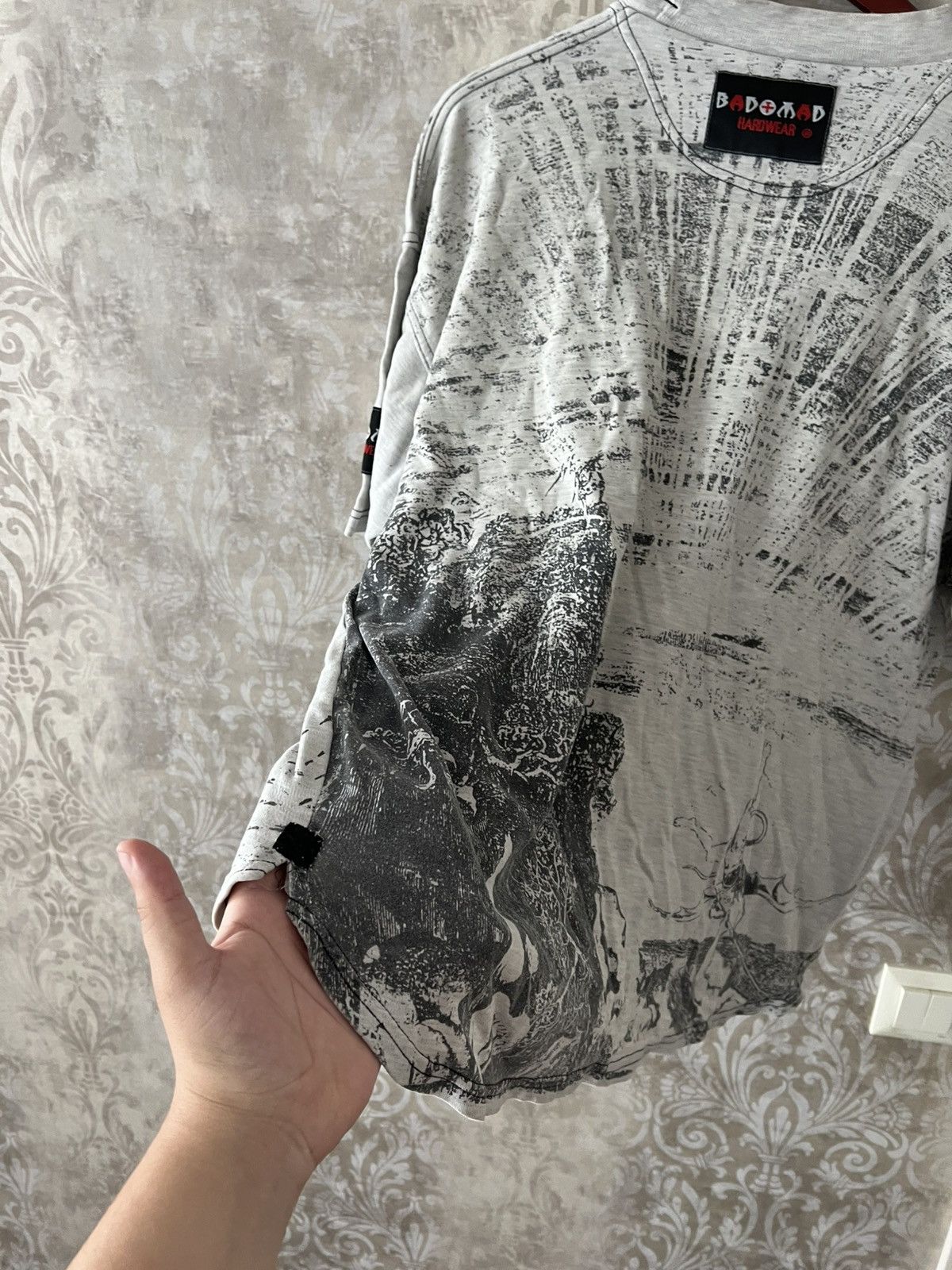 Vintage Vintage Y2K Bad+Mad Hardware Oversized Tee – Gothic Graphic Size US L / EU 52-54 / 3 - 10 Thumbnail