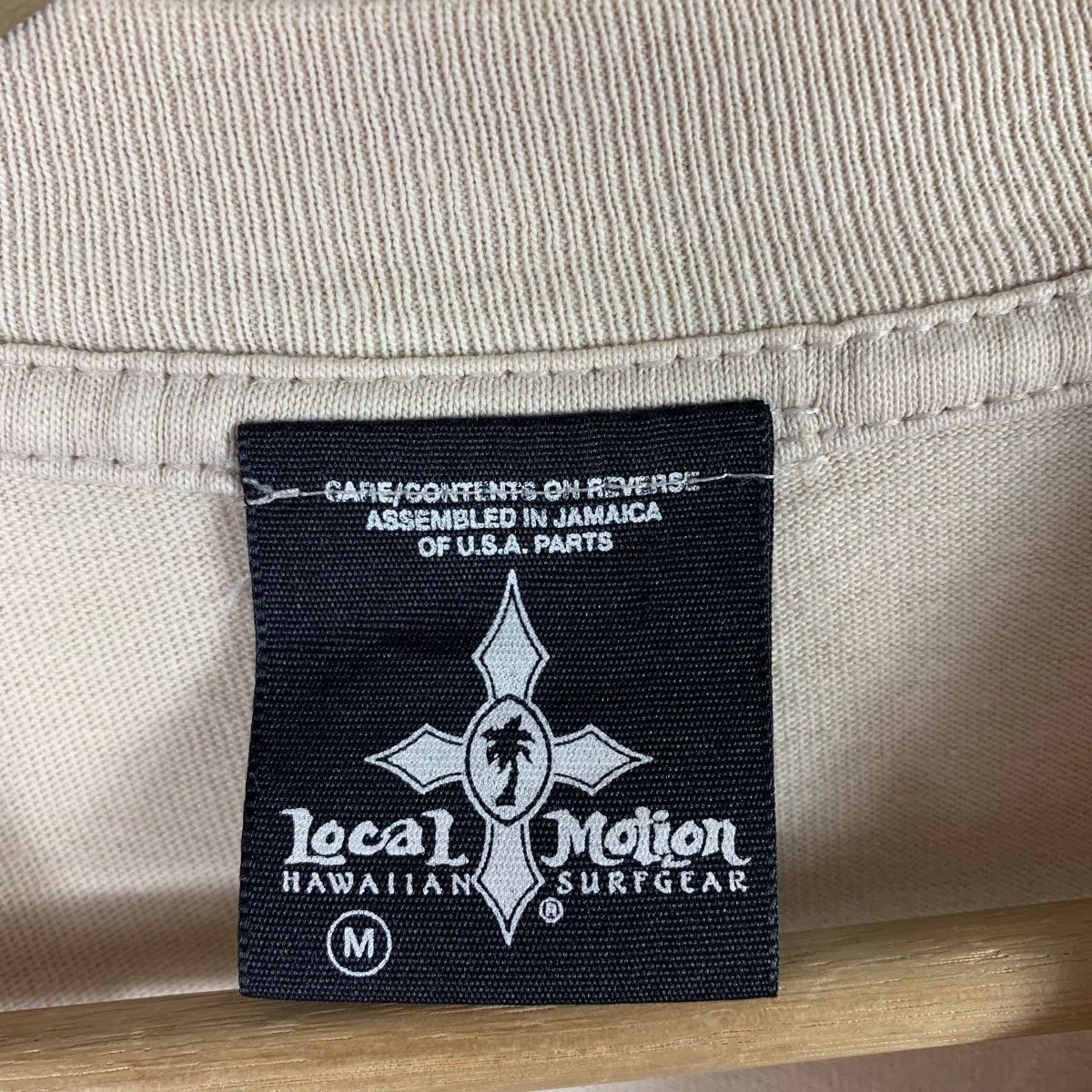 Vintage Vintage 90s LOCAL MOTION big logo back hit Surfing tee Size US M / EU 48-50 / 2 - 4 Thumbnail