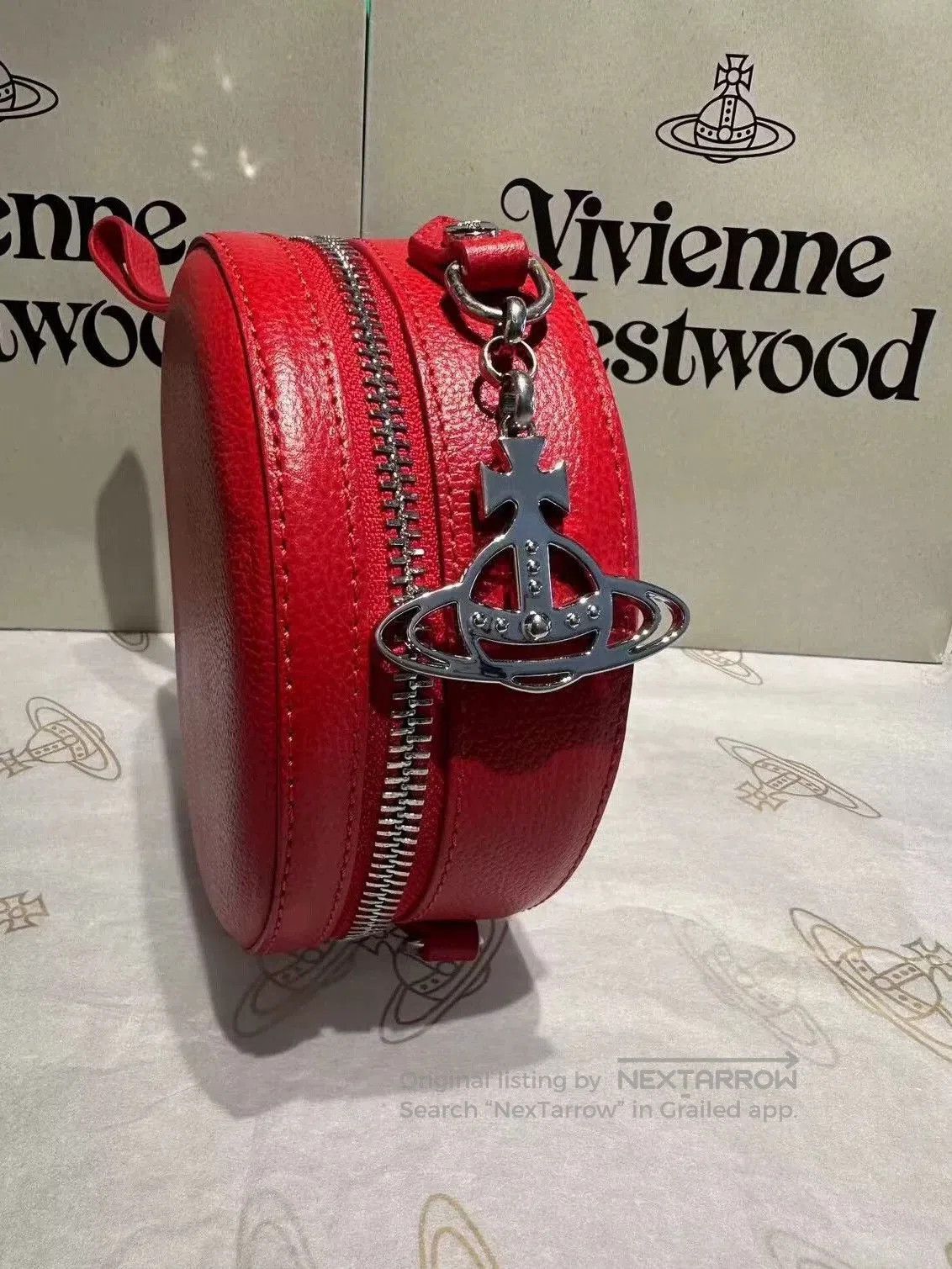 Vivienne Westwood Vivienne Westwood Red Leather Round Bag. Size ONE SIZE - 2 Thumbnail