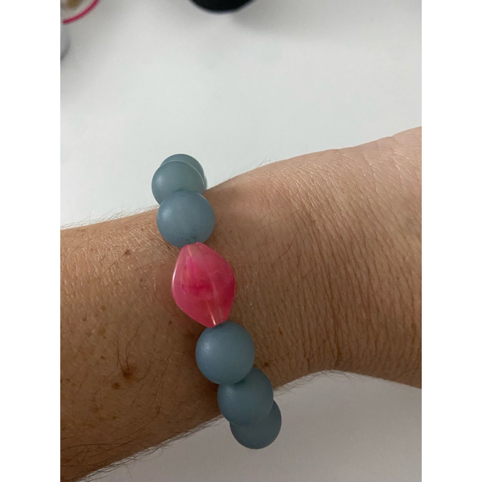 Handmade Light blue bead bracelet with pink accent Size ONE SIZE - 2 Thumbnail
