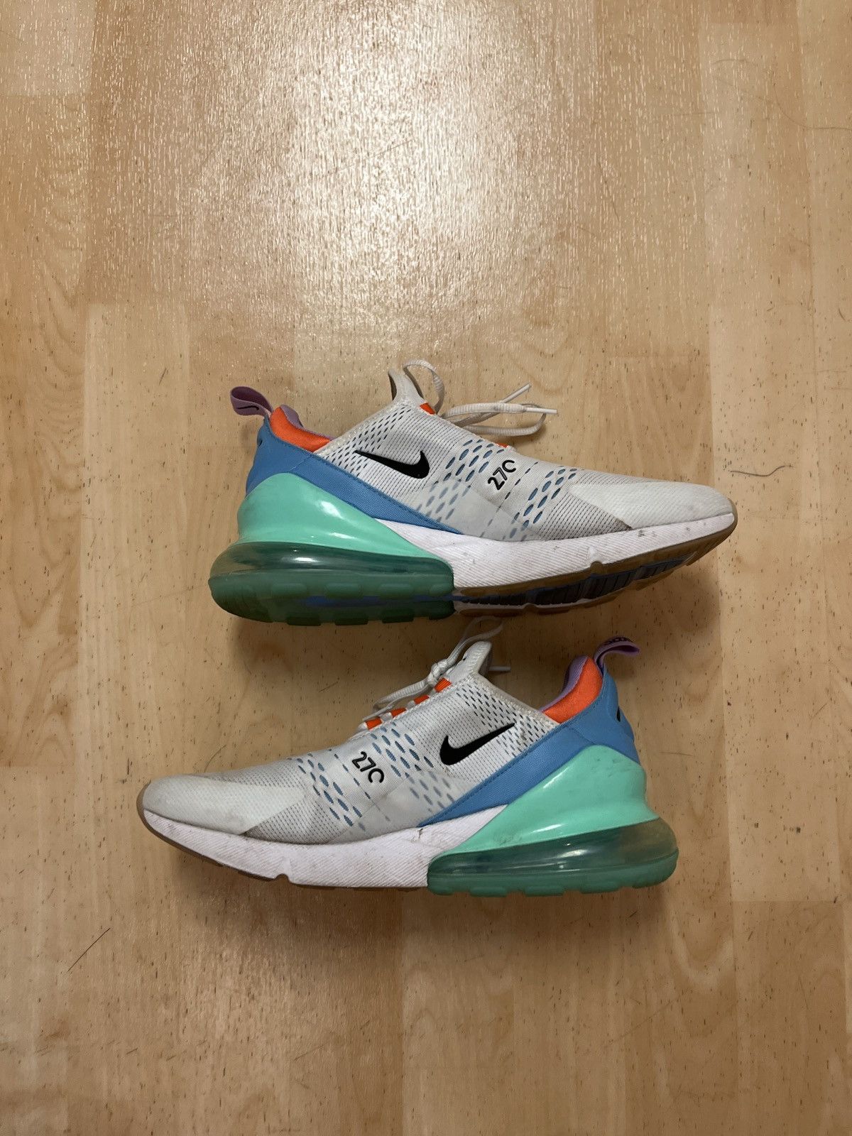 Nike Air Max 270 Size US 11 / EU 44 - 4 Thumbnail