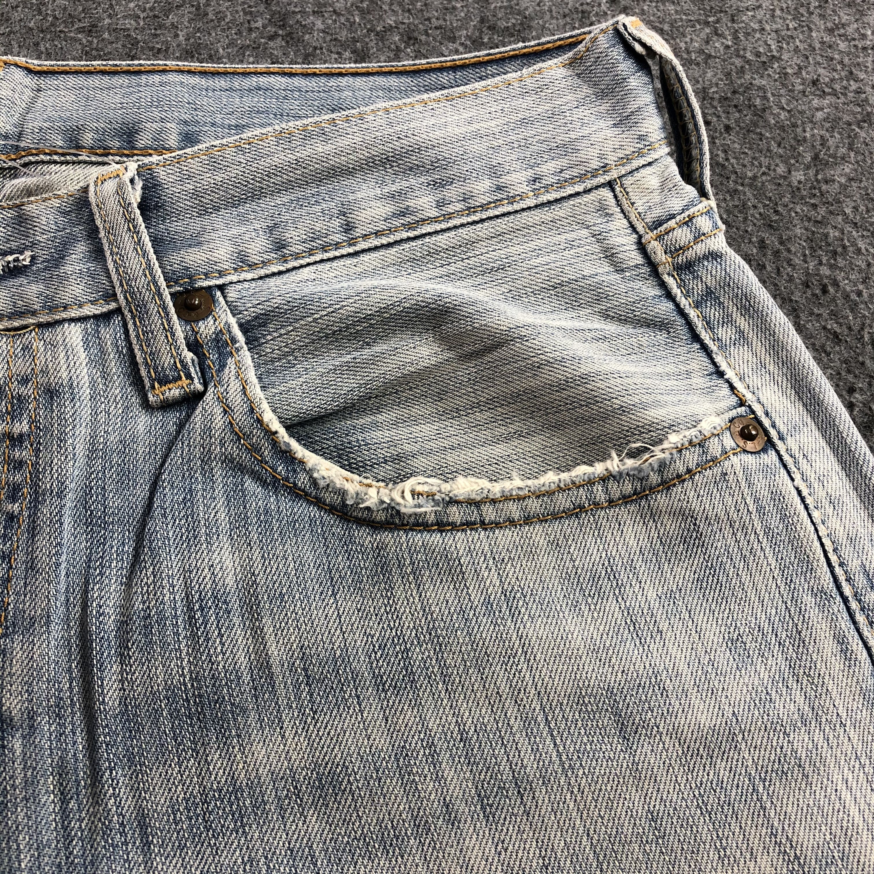 Levi's Vintage 90s Light Wash Levis 501 Jeans-J1908 Size US 31 - 10 Thumbnail