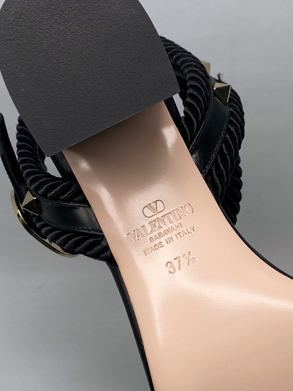 Valentino Valentino Garavani Rockstud Leather Sandals size 37.5 Size US 7.5 / IT 37.5 - 13 Thumbnail