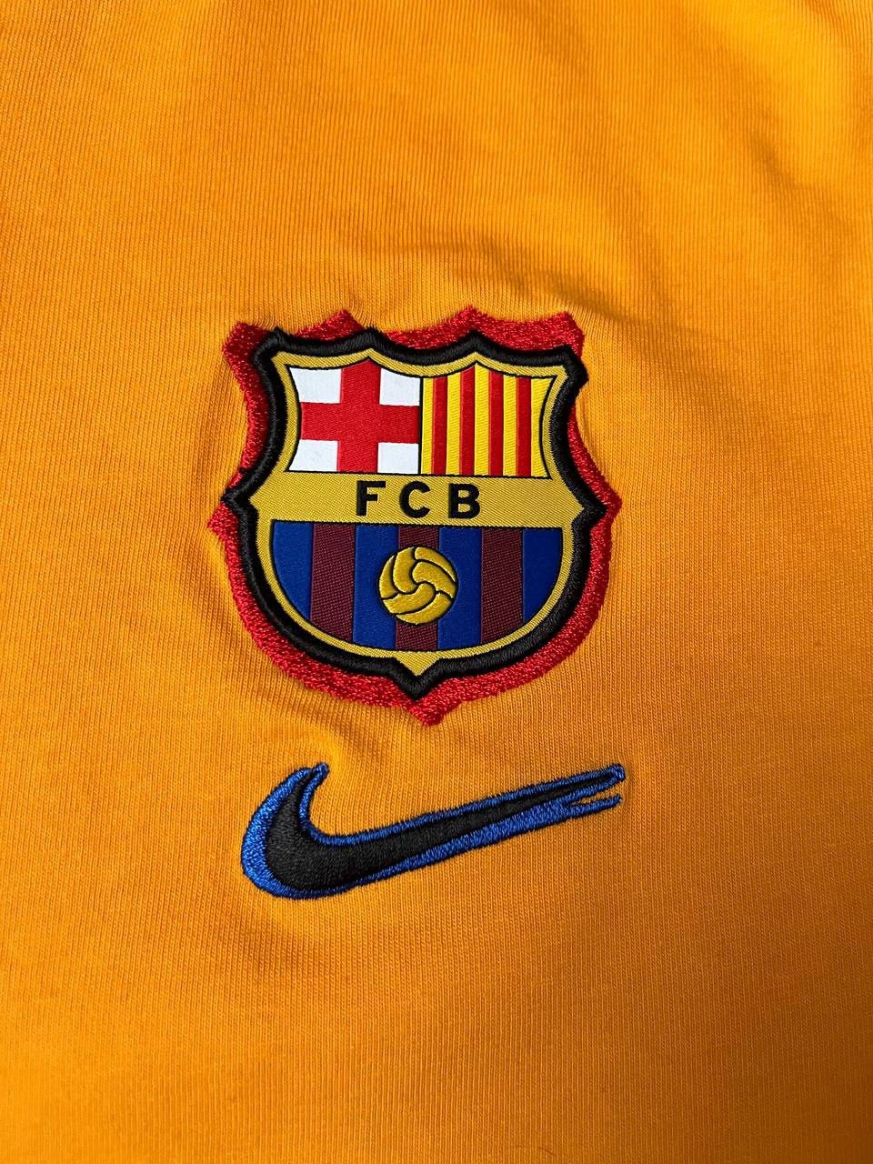 Nike Nike Barcelona F.C. soccer jersey long sleeve tee Size US XL / EU 56 / 4 - 4 Thumbnail
