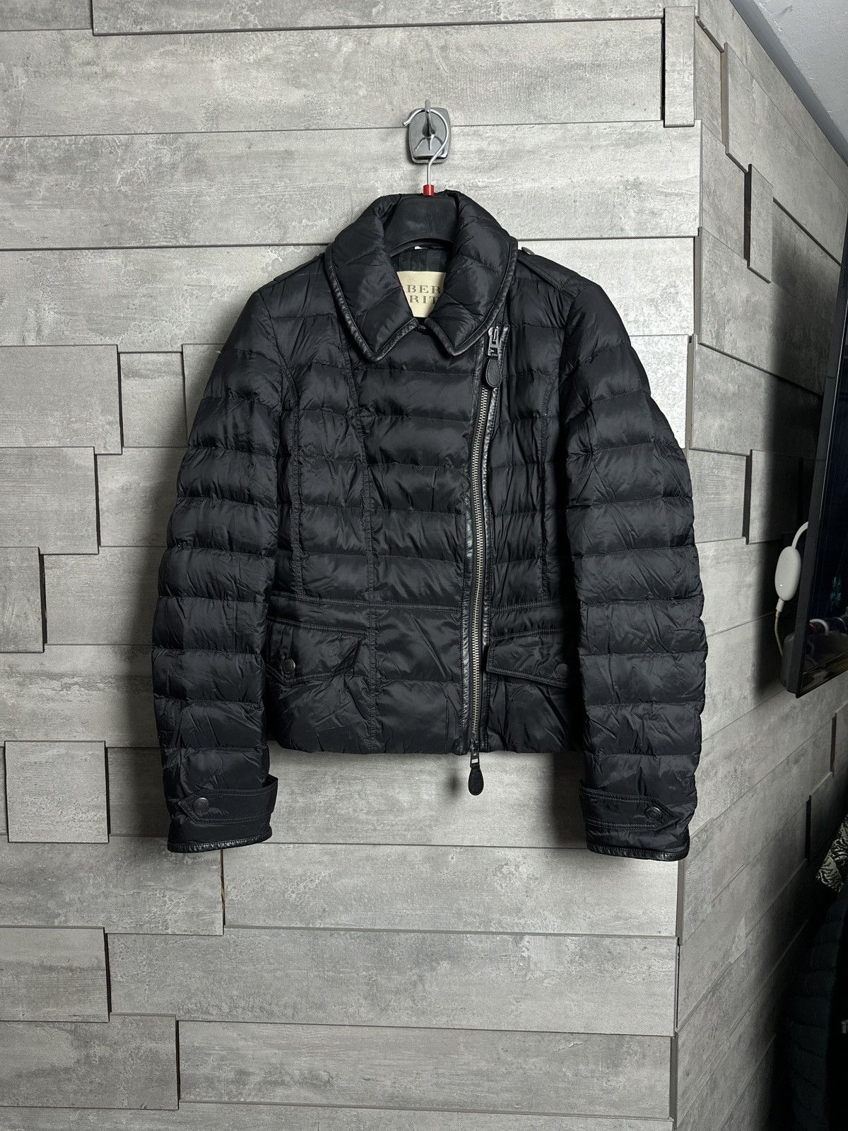 Burberry Burberry Brit Cropped Bomber Jacket Size L / US 10 / IT 46 - 1 Thumbnail