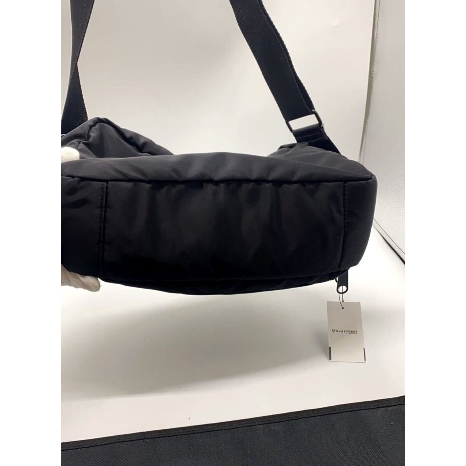 The North Face Purple Label THE NORTH FACE PURPLE LABEL Shoulder Bag Men's Nylon Black Solid Casual USED Size ONE SIZE - 4 Thumbnail
