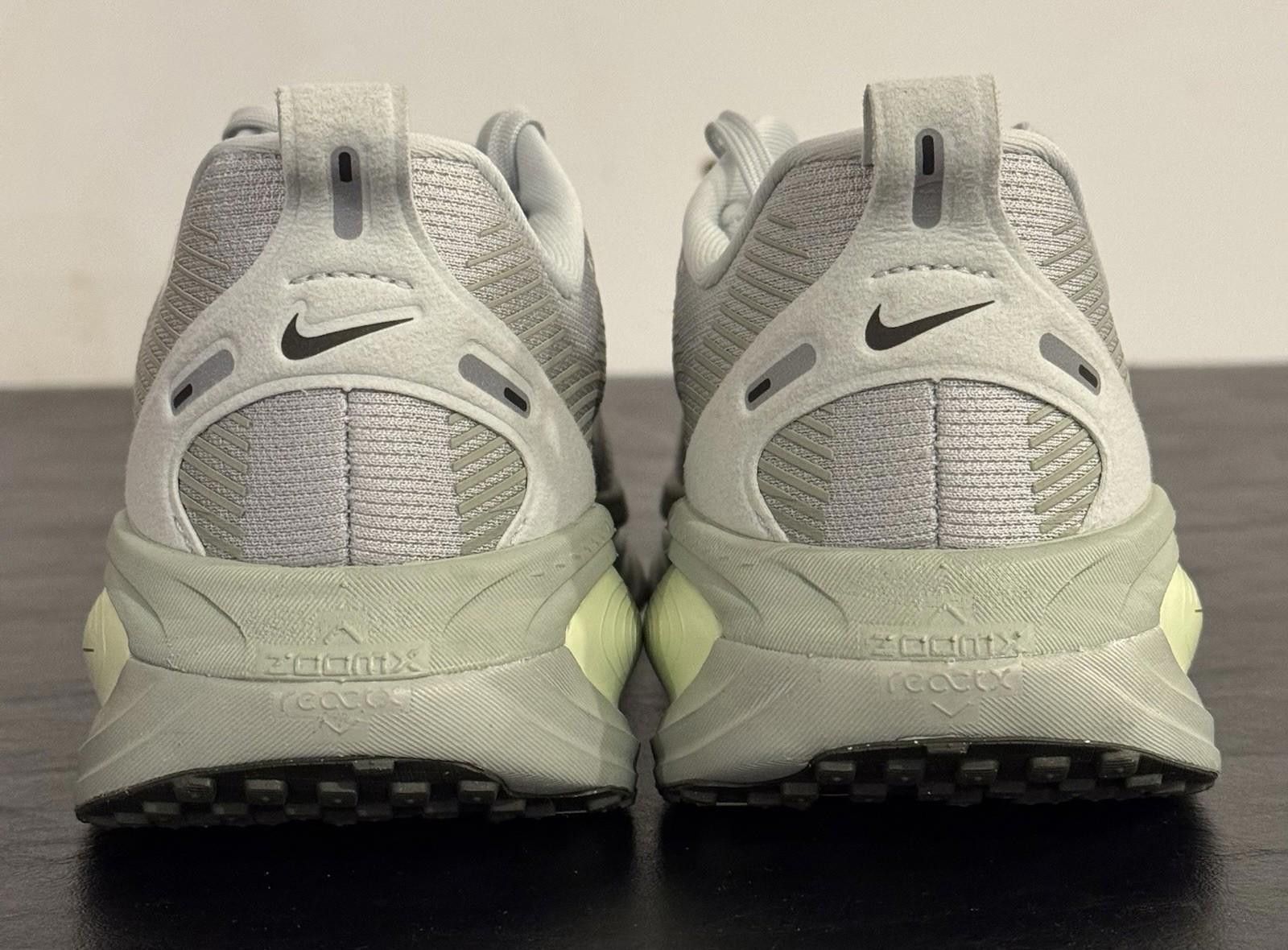 Nike MEN's 6 - Nike Vomero 18 Light Silver College Grey Size US 6 / EU 39 - 6 Thumbnail