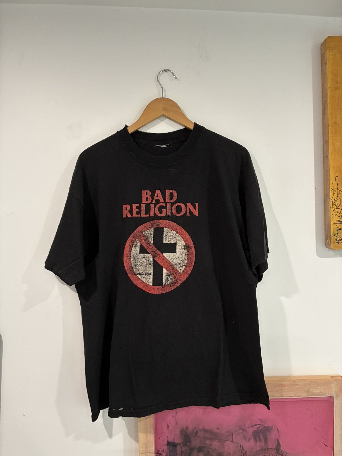 Vintage Thrashed bad religion T-shirt Size US XL / EU 56 / 4 - 1 Thumbnail