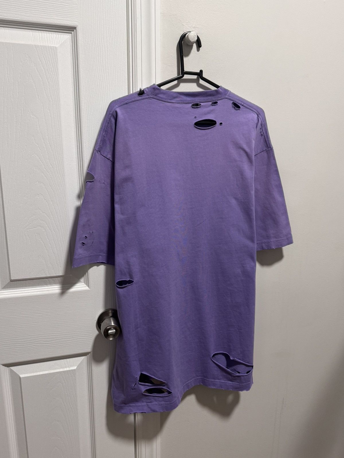 Balenciaga Balenciaga Distressed Oversized Tee Size US XS / EU 42 / 0 - 5 Thumbnail