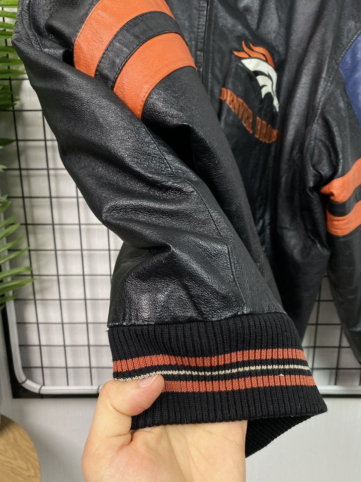 Other Vintage Denver Broncos NFL Leather Bomber Jacket Varsity XL Size US XL / EU 56 / 4 - 19 Thumbnail