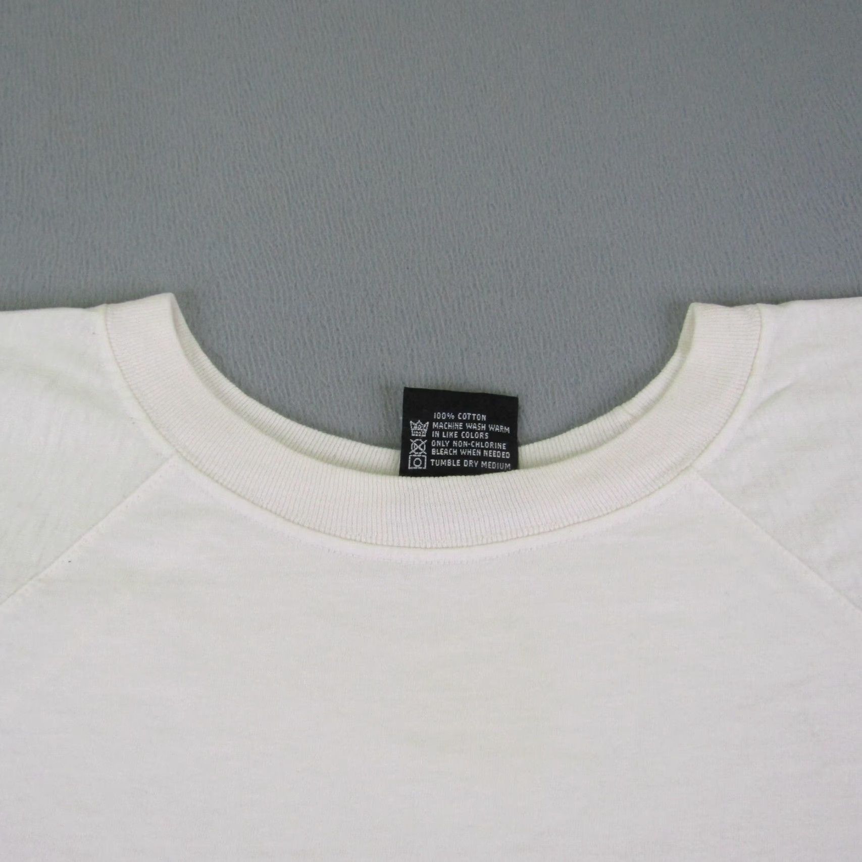 Gotcha VINTAGE Gotcha Shirt Mens Large White Blue Hawaiian Tribal Single Stitch 90s T-Shirt Clothing Mens L White Blue 90s Hawaiian Tribal Gotcha Shirt Size US L / EU 52-54 / 3 - 2 Thumbnail