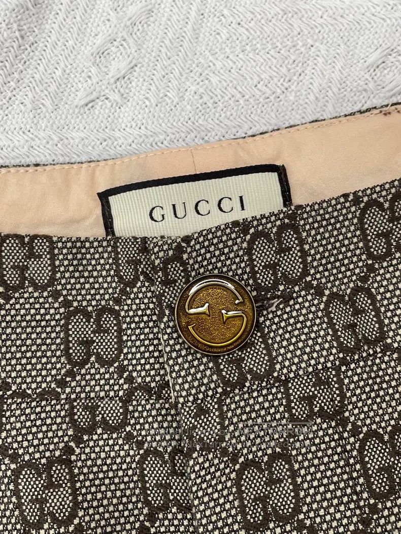 Gucci Gucci SizeL Old flower full logo shorts Size 26" / US 2 / IT 38 - 3 Thumbnail
