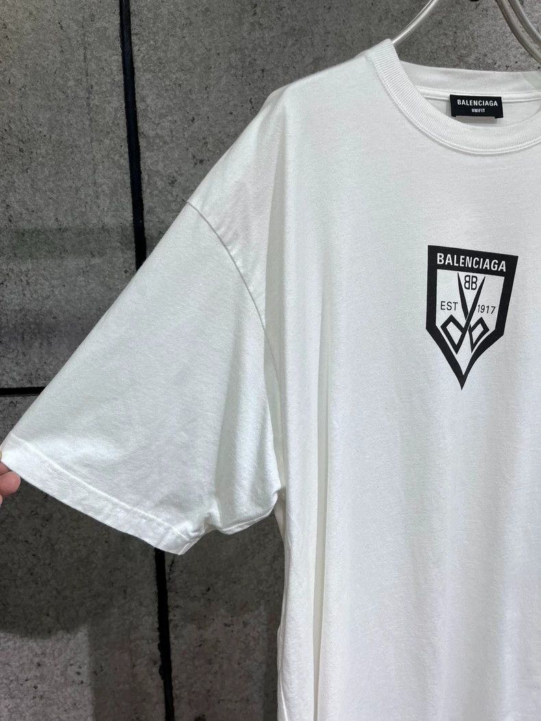 Balenciaga Balenciaga White loose scissors short sleeve Size US S / EU 44-46 / 1 - 4 Thumbnail