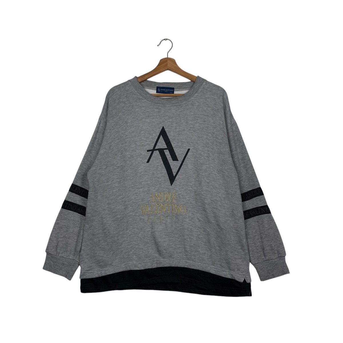 Valentino ANDRE VALENTINO Paris Big Logo Sweatshirts #1738-C77 Size US M / EU 48-50 / 2 - 1 Thumbnail