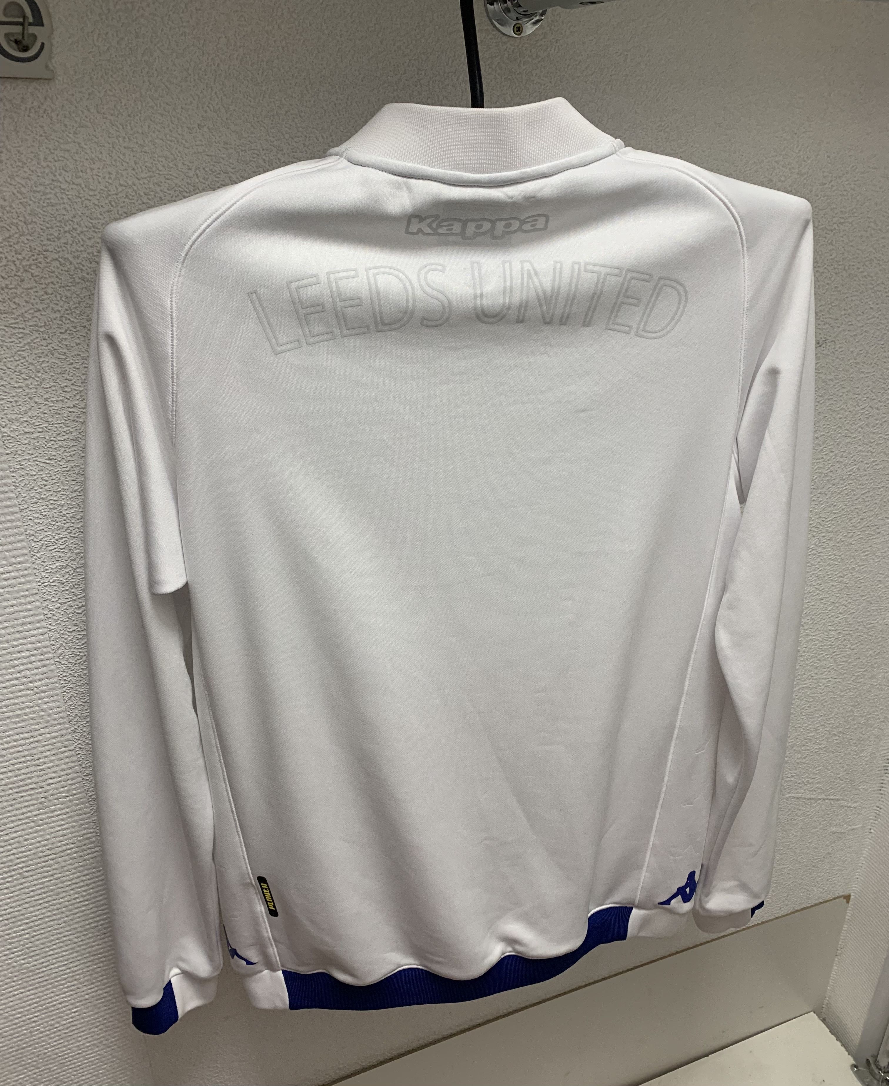 Kappa Leeds United kappa soccer white bomber M sz gava Size US M / EU 48-50 / 2 - 5 Thumbnail