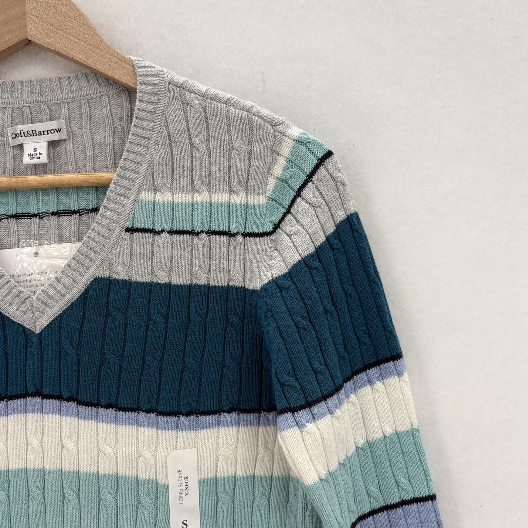 Croft & Barrow Croft & Barrow Womens Small Multicolor Stripe V Neck Cable Knit Sweater Preppy Size S / US 4 / IT 40 - 2 Thumbnail